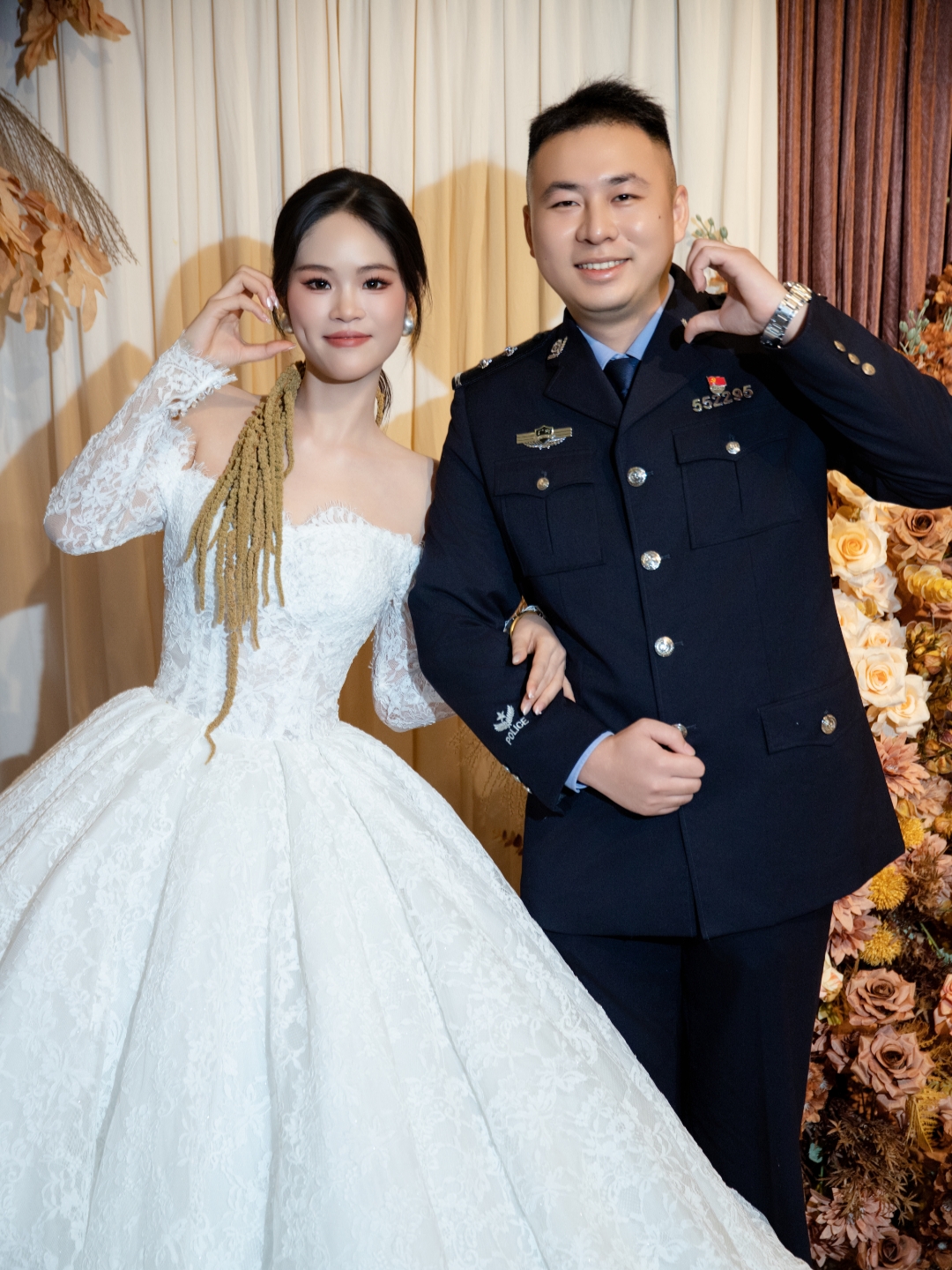 窗外阳光明媚 你心由我点缀.