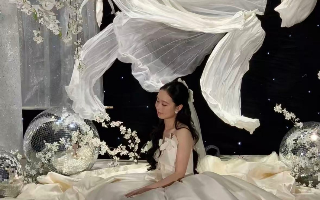 皎潔月色里的柔軟夢境