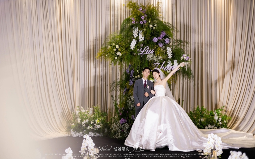 溫潤(rùn)的香檳色