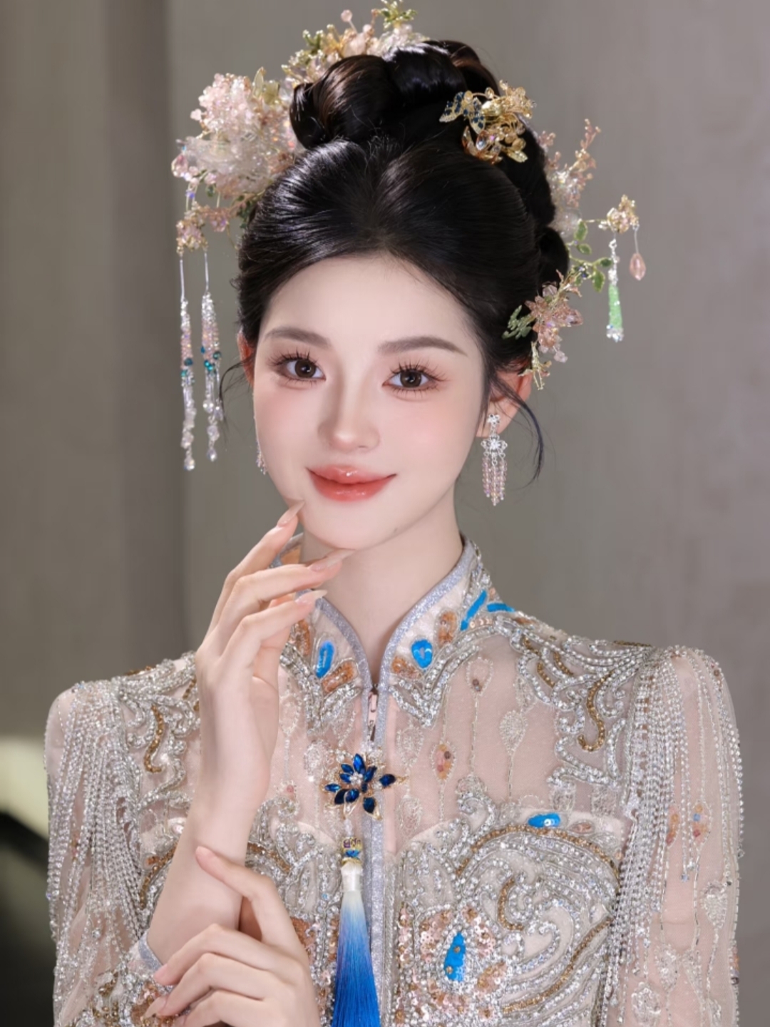 让人一眼心动的浅色秀禾🎀
低调内敛的千金感妆容