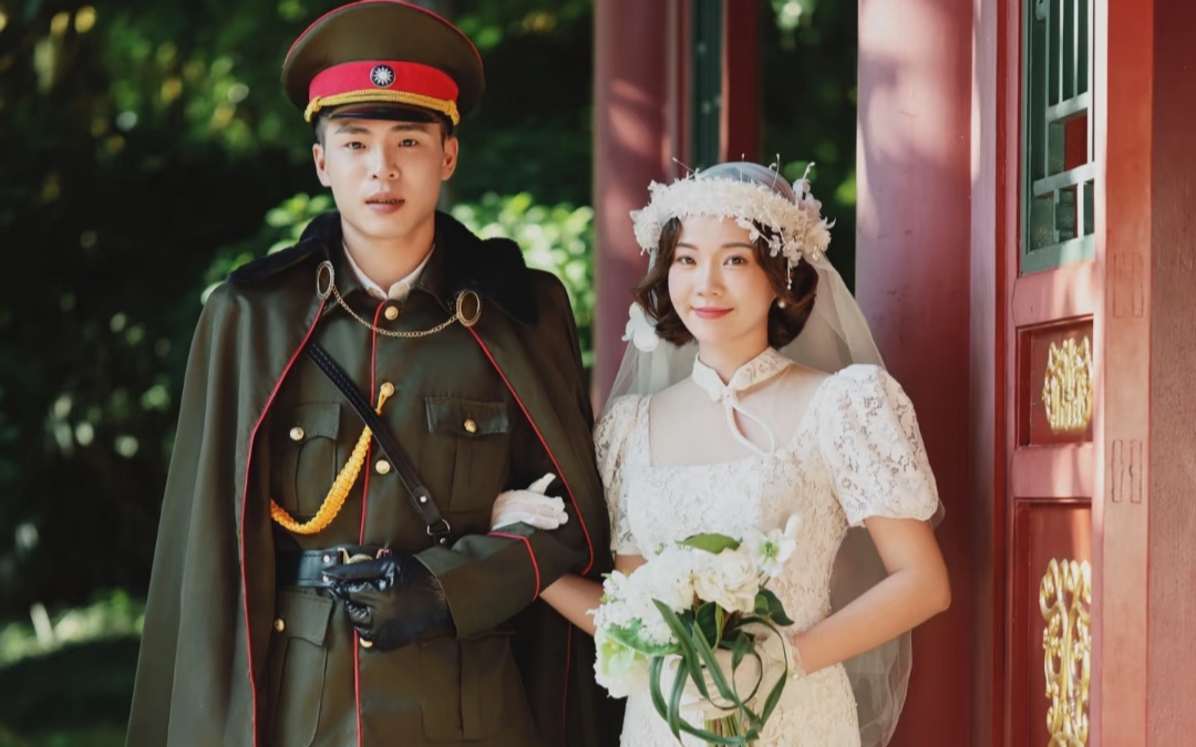 昆明现代经典｜民国风婚纱照
被赞爆了的军阀风婚纱
