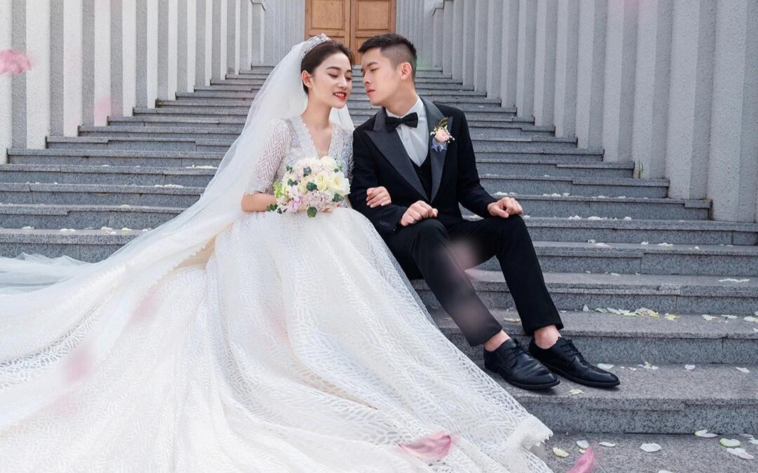 三亚海边教堂仪式感婚纱照
