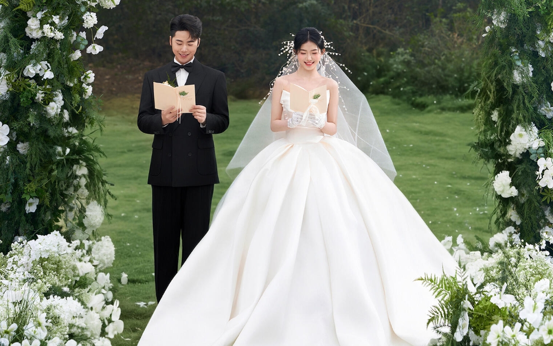 幸福就是與你攜手，走過(guò)每一個(gè)四季。