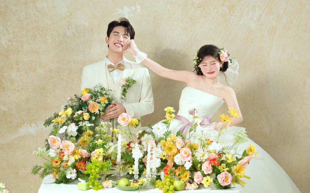 俏皮新娘上线，mini头纱好可爱呀~✌️