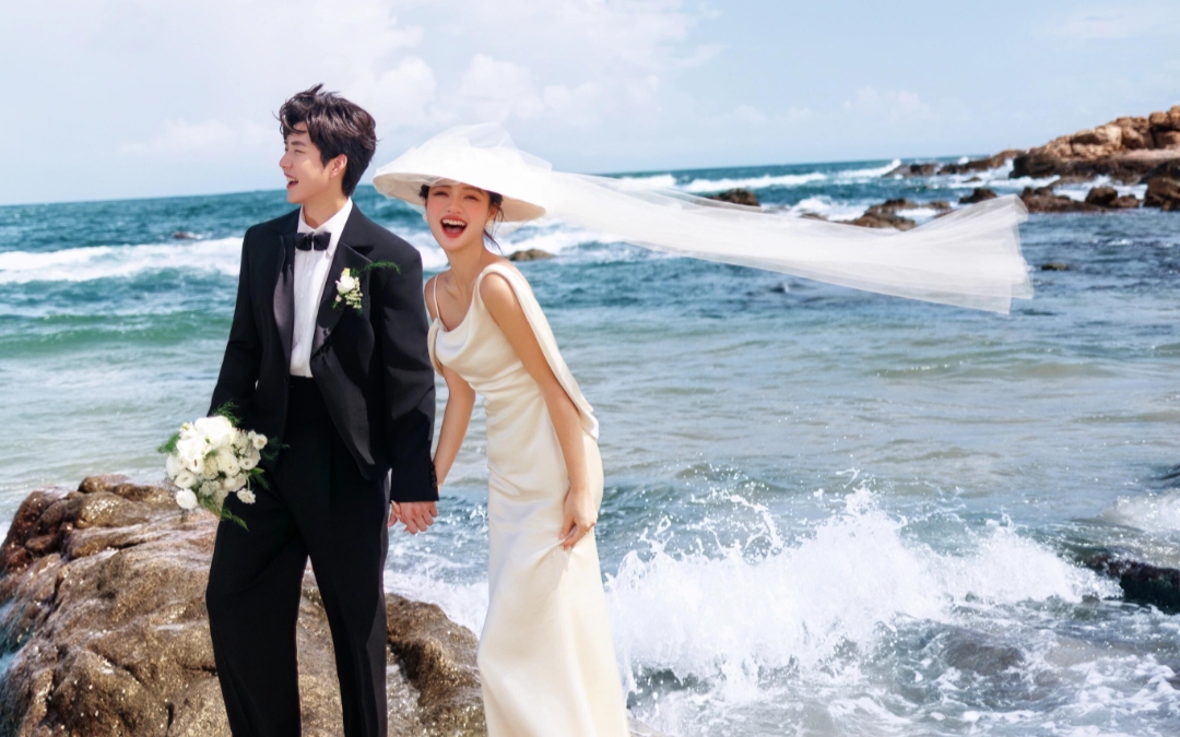 海边的浪漫，婚纱的见证