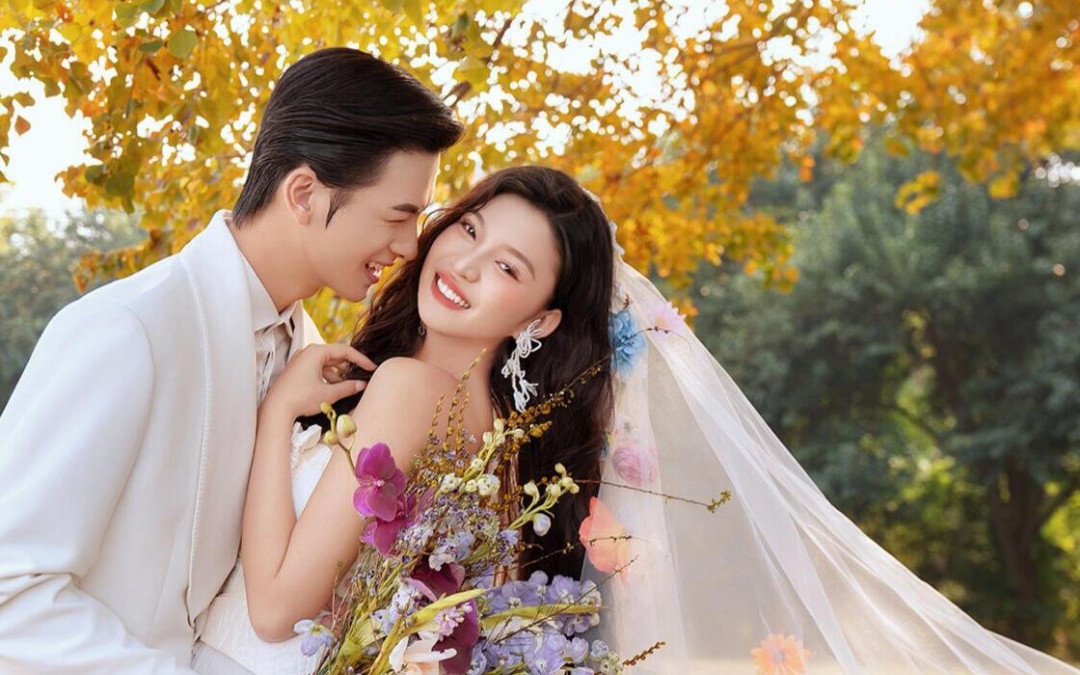 美美的草坪婚纱照