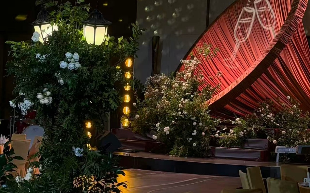 劇院風輕奢復古室內婚禮