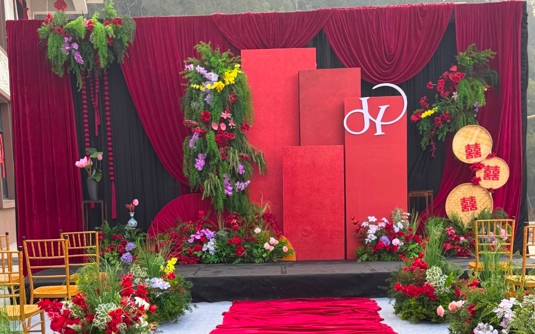 红色主题农村婚礼人气颇高