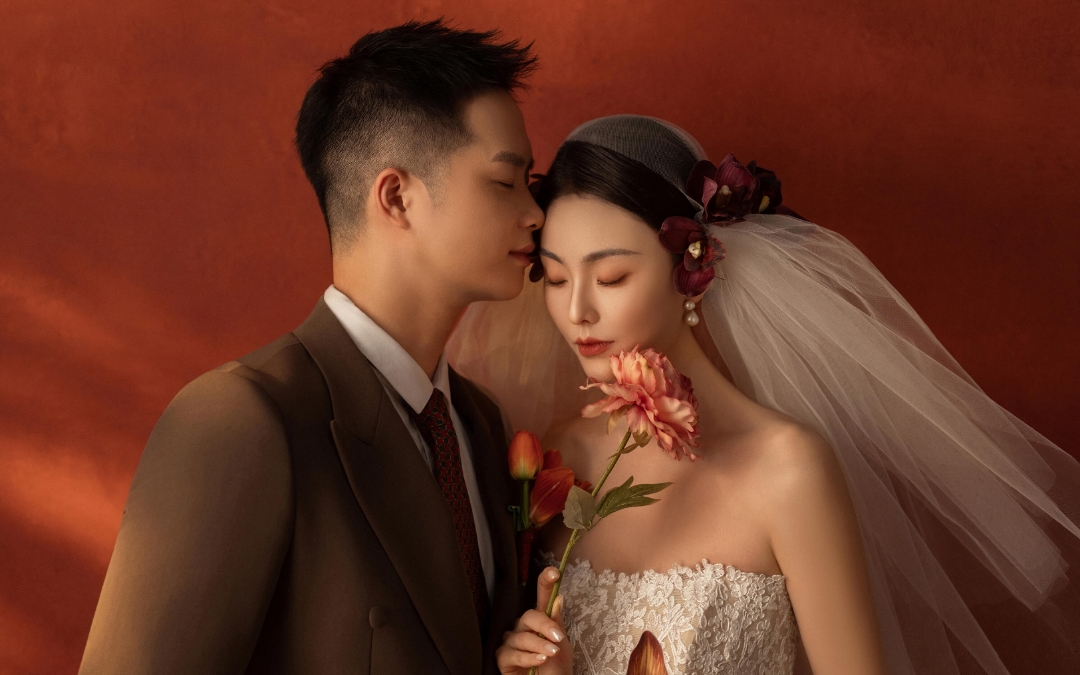 室內(nèi)高定法式婚紗照