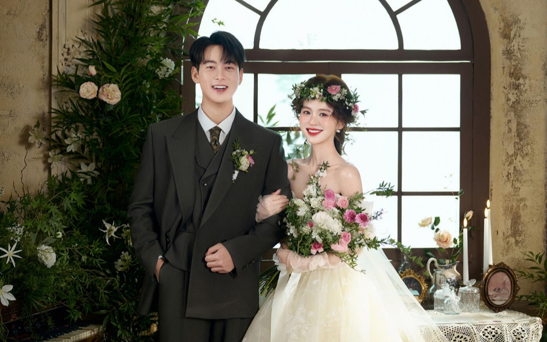 谁懂！美到失语的花房秘境🍃法式复古婚纱照