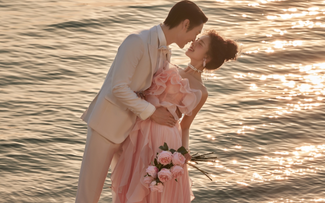 芊諾婚紗攝影——粉霞為裳，愛(ài)為序章