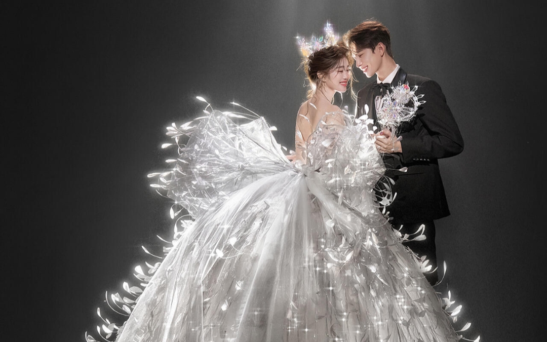 來啦來啦～真的好喜歡我的黑背景婚紗照??