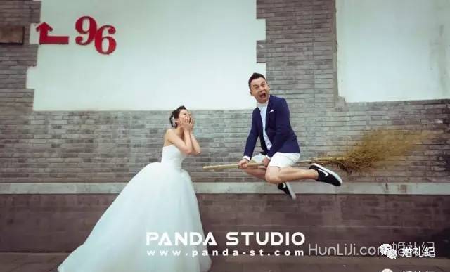 反串动作婚纱照_反串婚纱照(2)