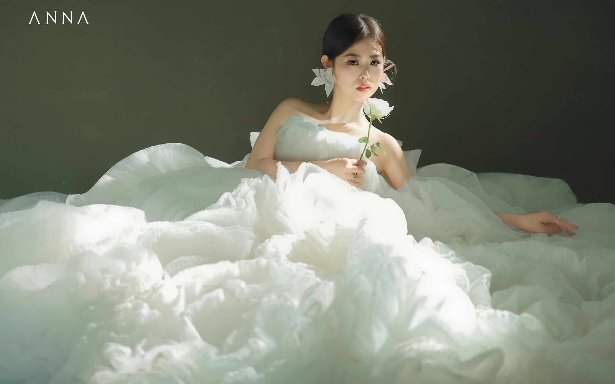 李先生&劉女士8月29日室內(nèi)主紗婚紗照客片分享