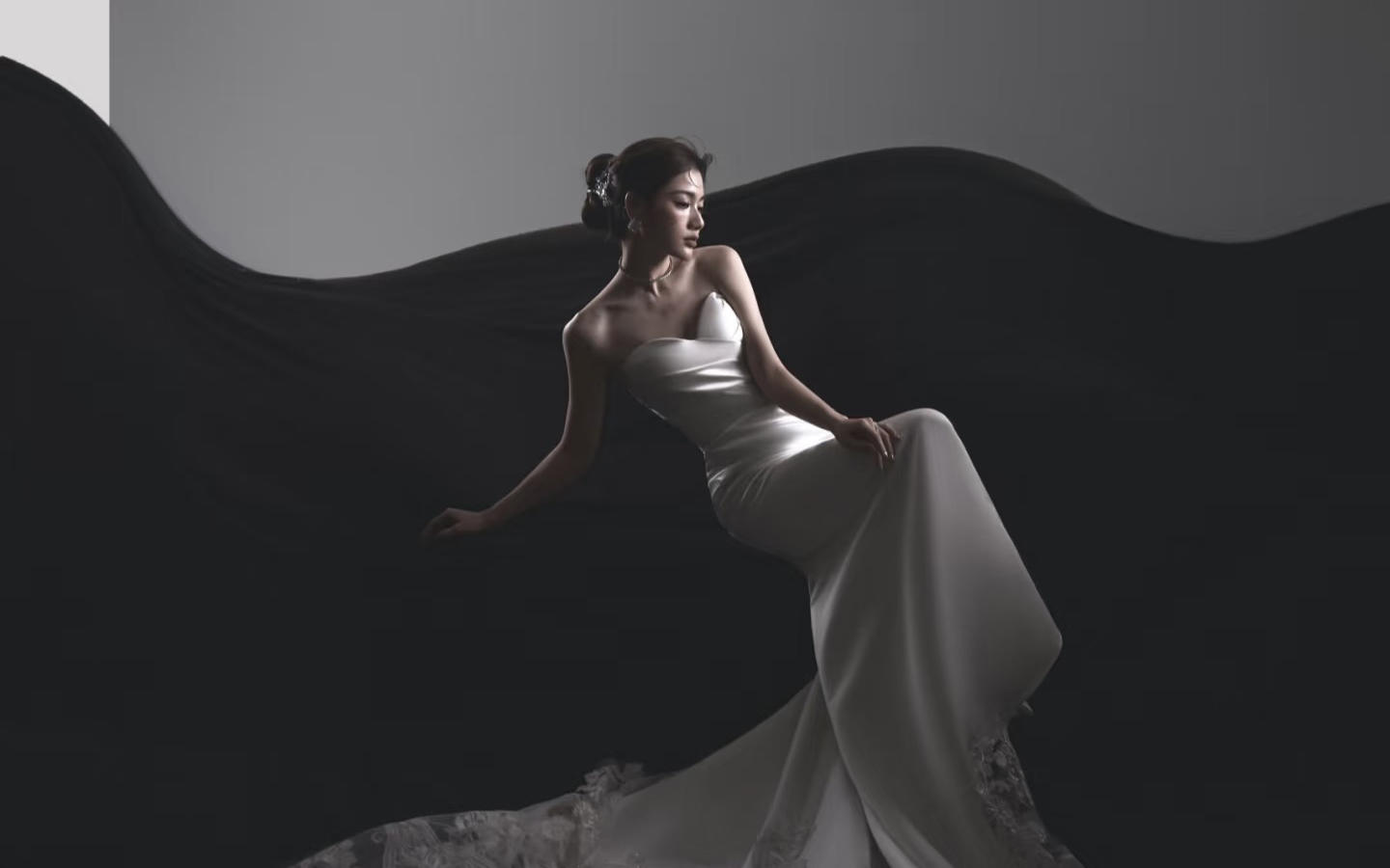 光影落墨，鱼尾藏诗 🖤✨