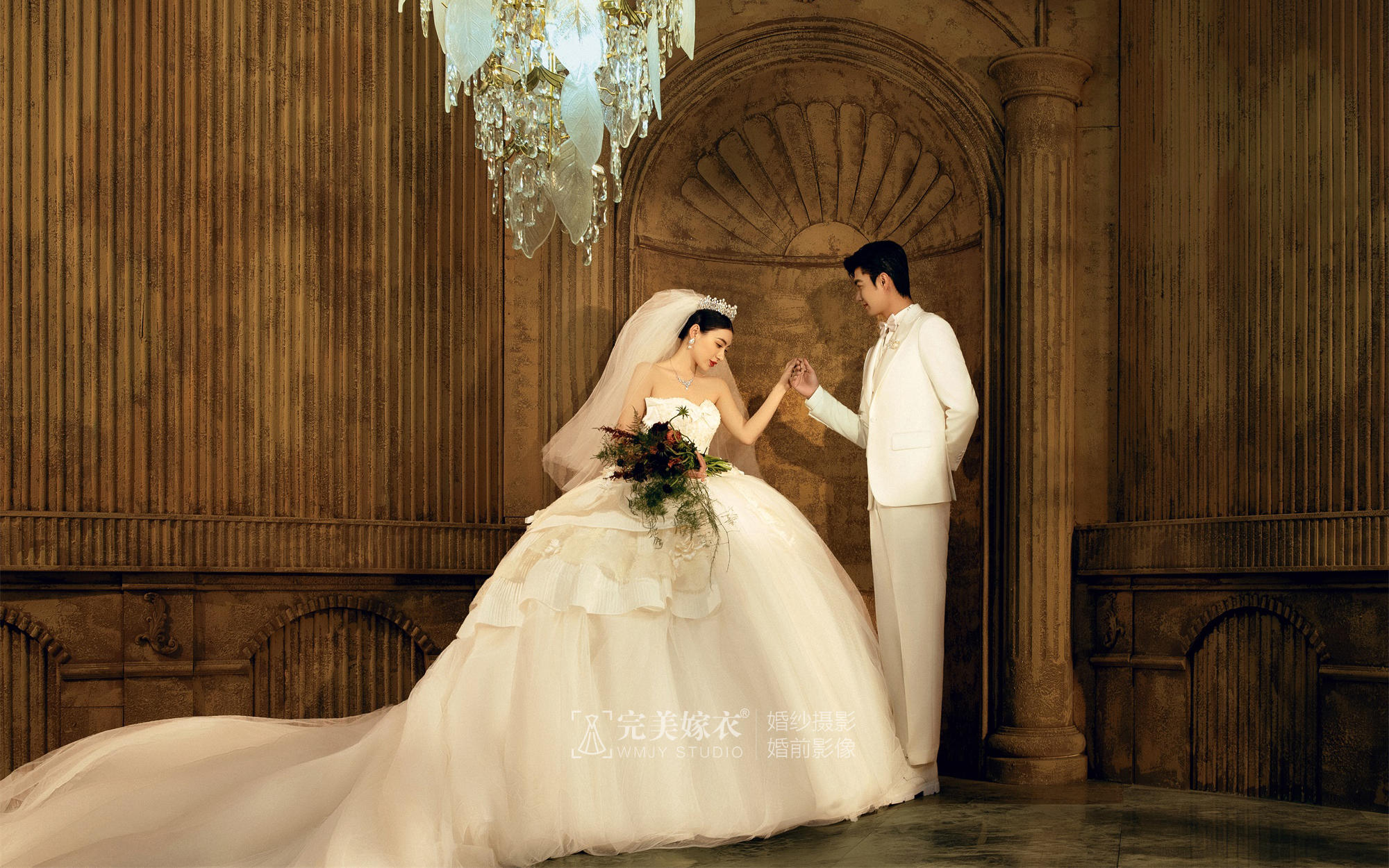 【卢浮夜宴】无法拒绝的高级感！宫廷风婚纱照真的美