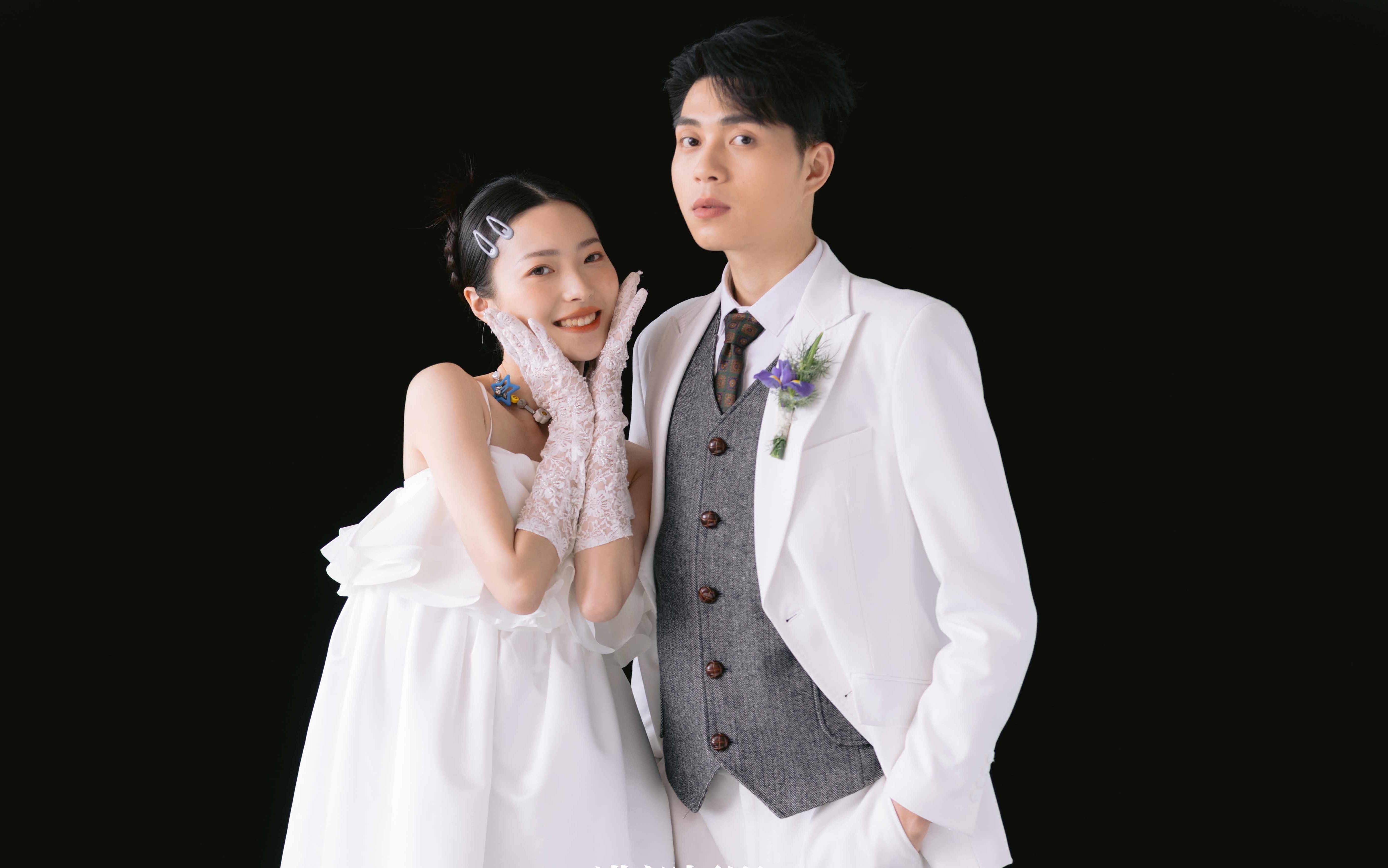 怎么拍都好看📸室内胶片婚纱照 太有爱了‼️