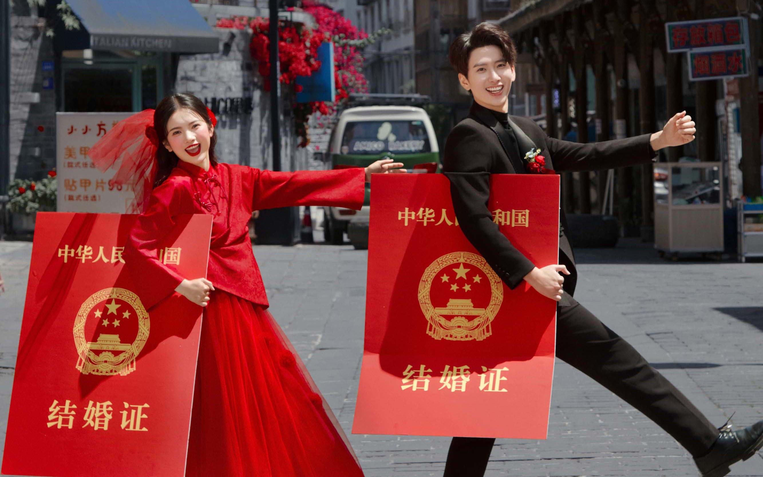 小欢喜婚纱照🧨把烟火气里的浪漫狠狠拿捏