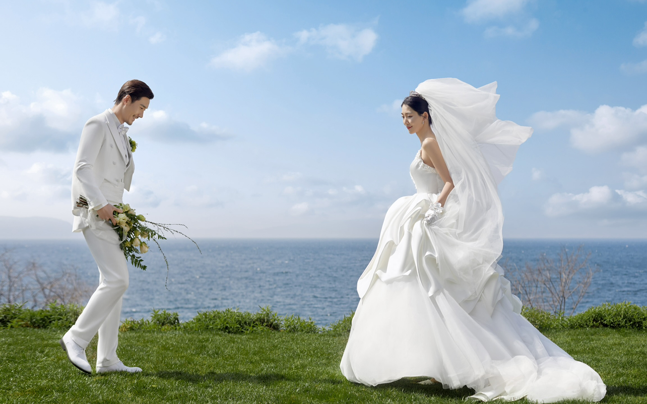 草坪婚纱照