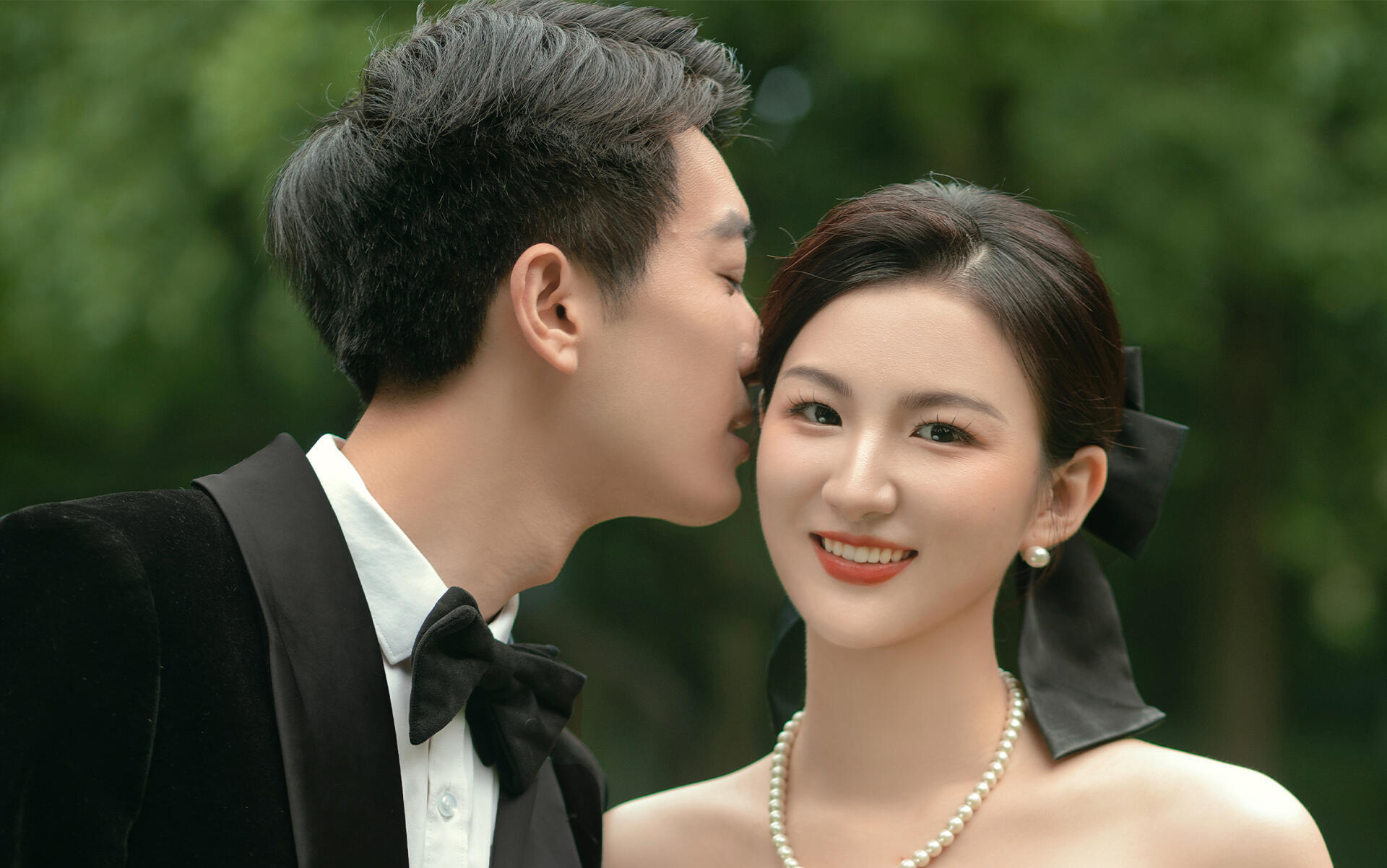 【宜春婚紗照】草坪森系赫本風黑紗婚紗照