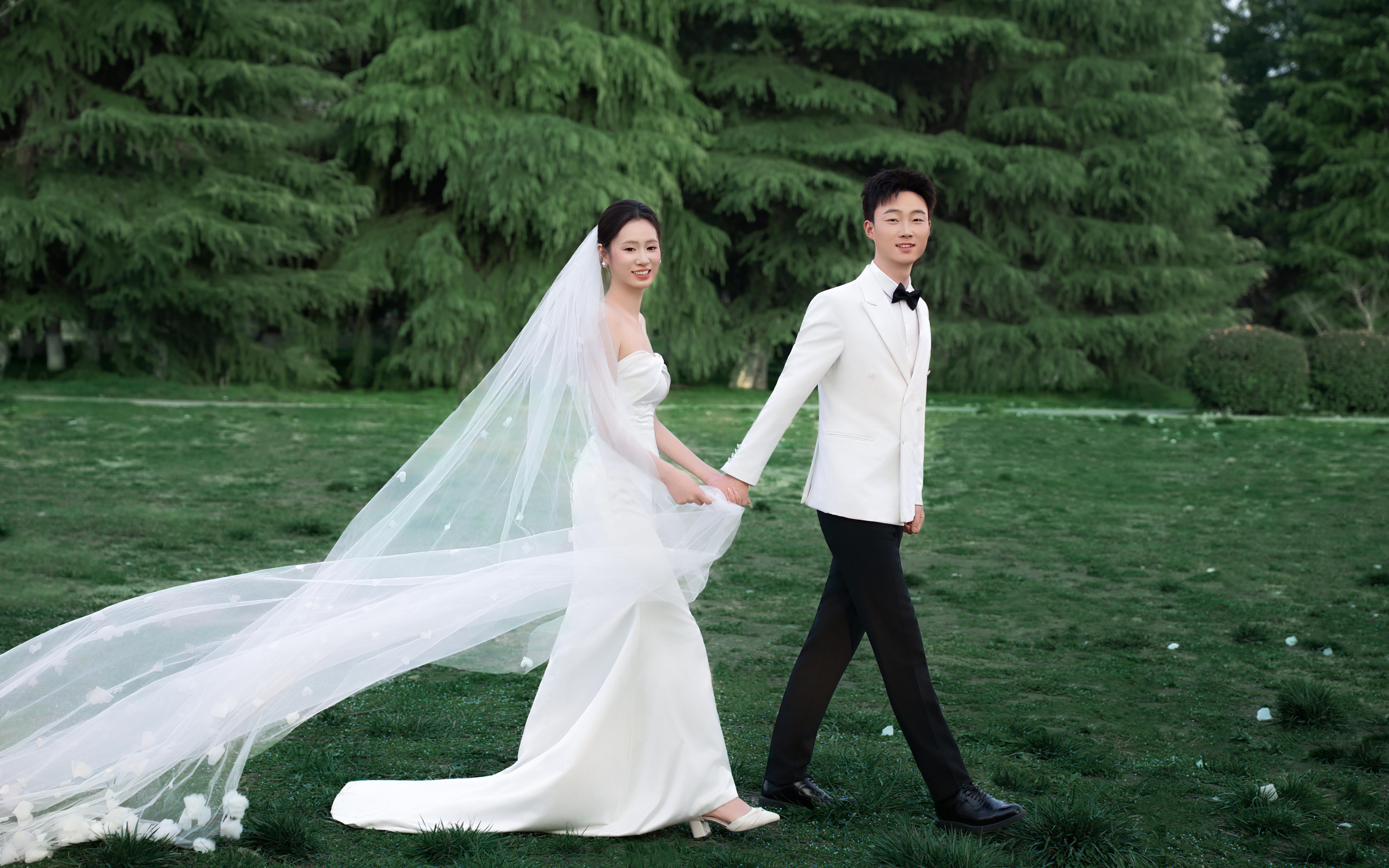 草坪纪实婚纱照 玩着拍