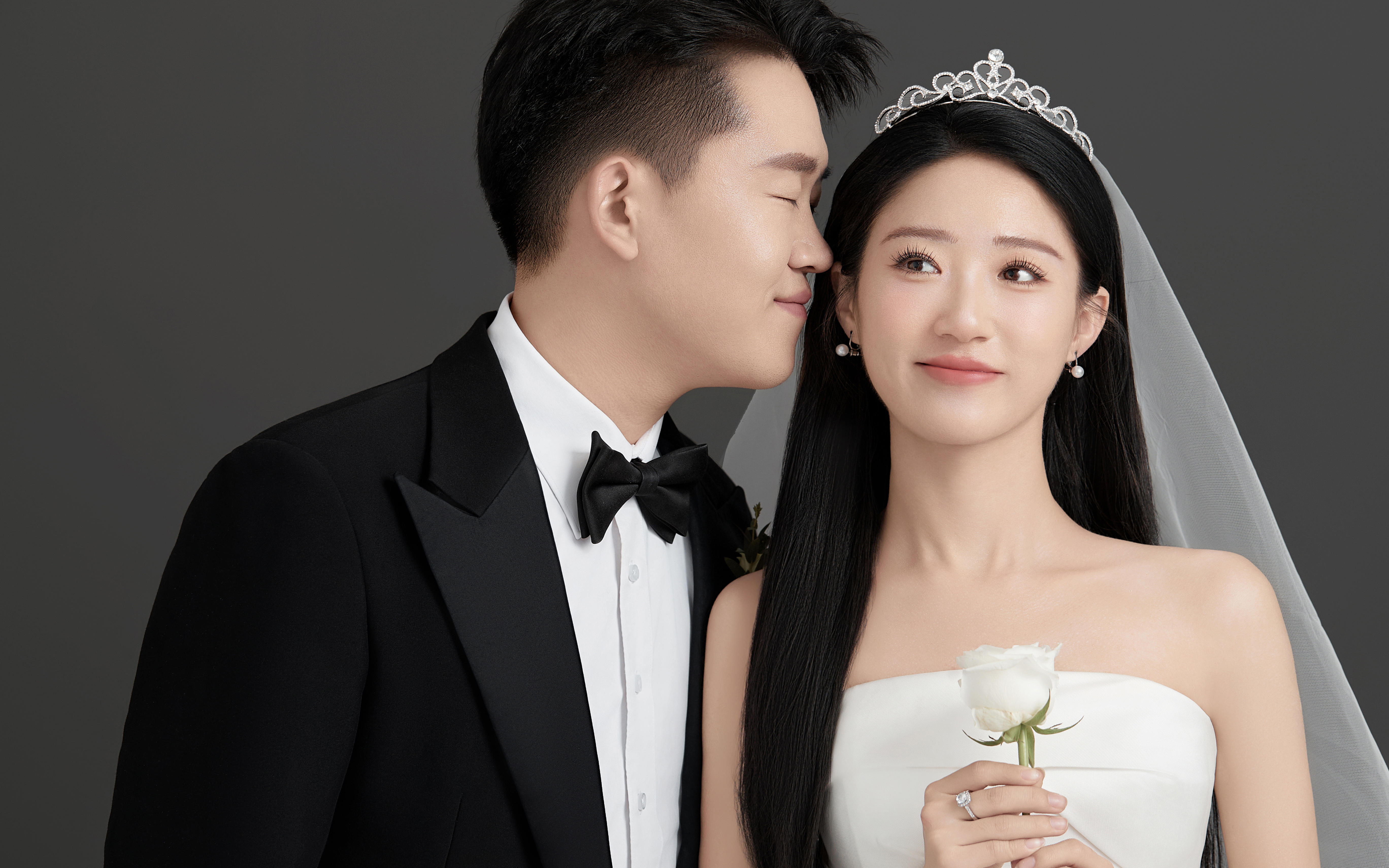 【施华洛摄影】✨太喜欢灰底极简婚纱照