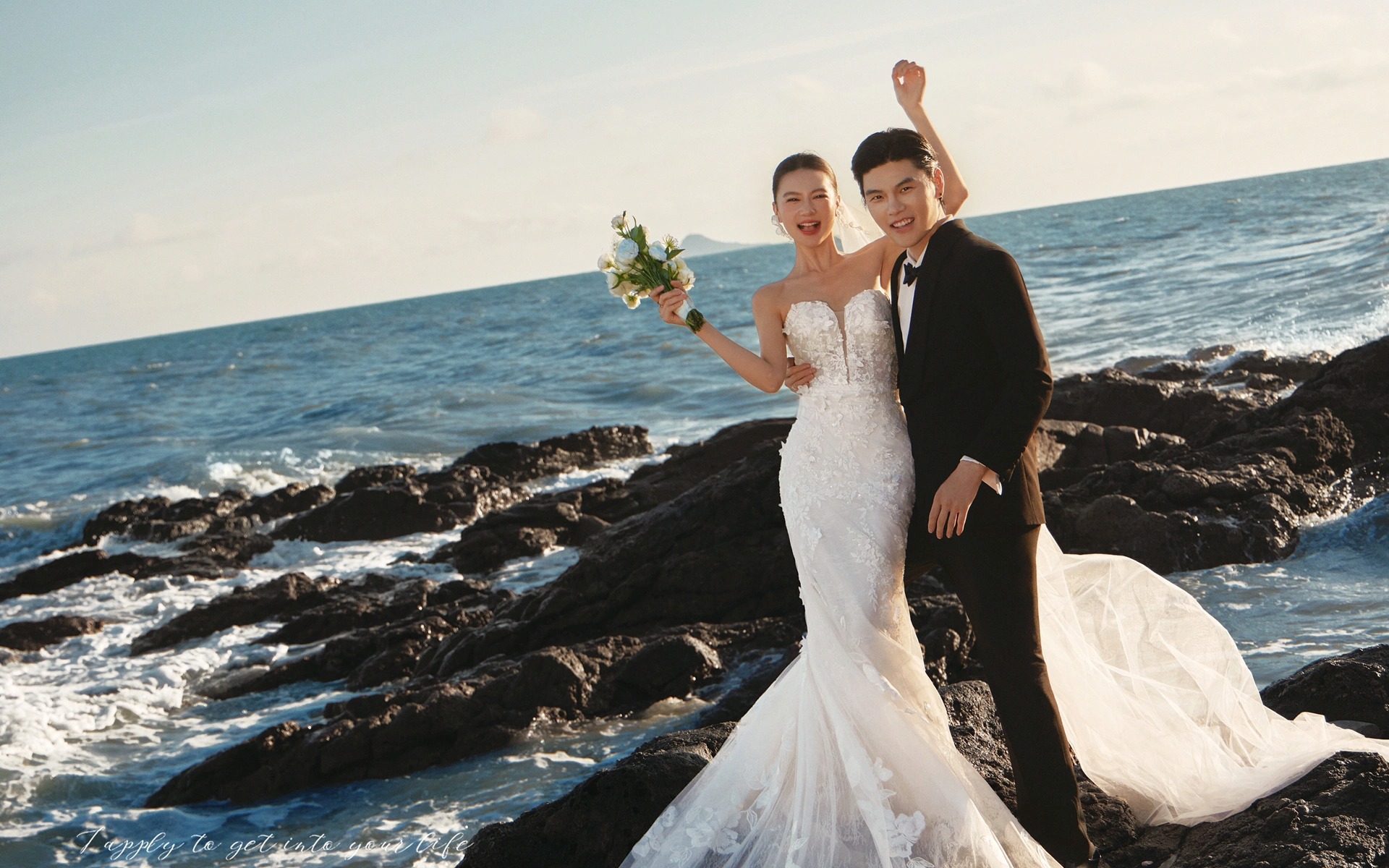海边礁石婚纱照美得我想连夜补拍