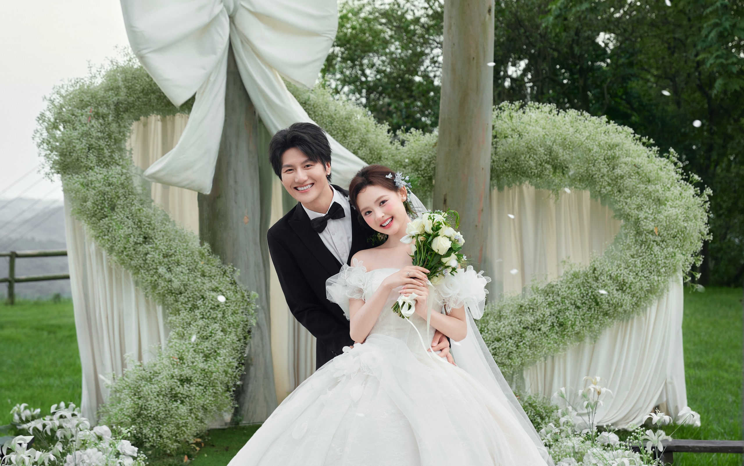 【梵希视觉】把求婚仪式搬进草坪，婚纱照自带浪漫