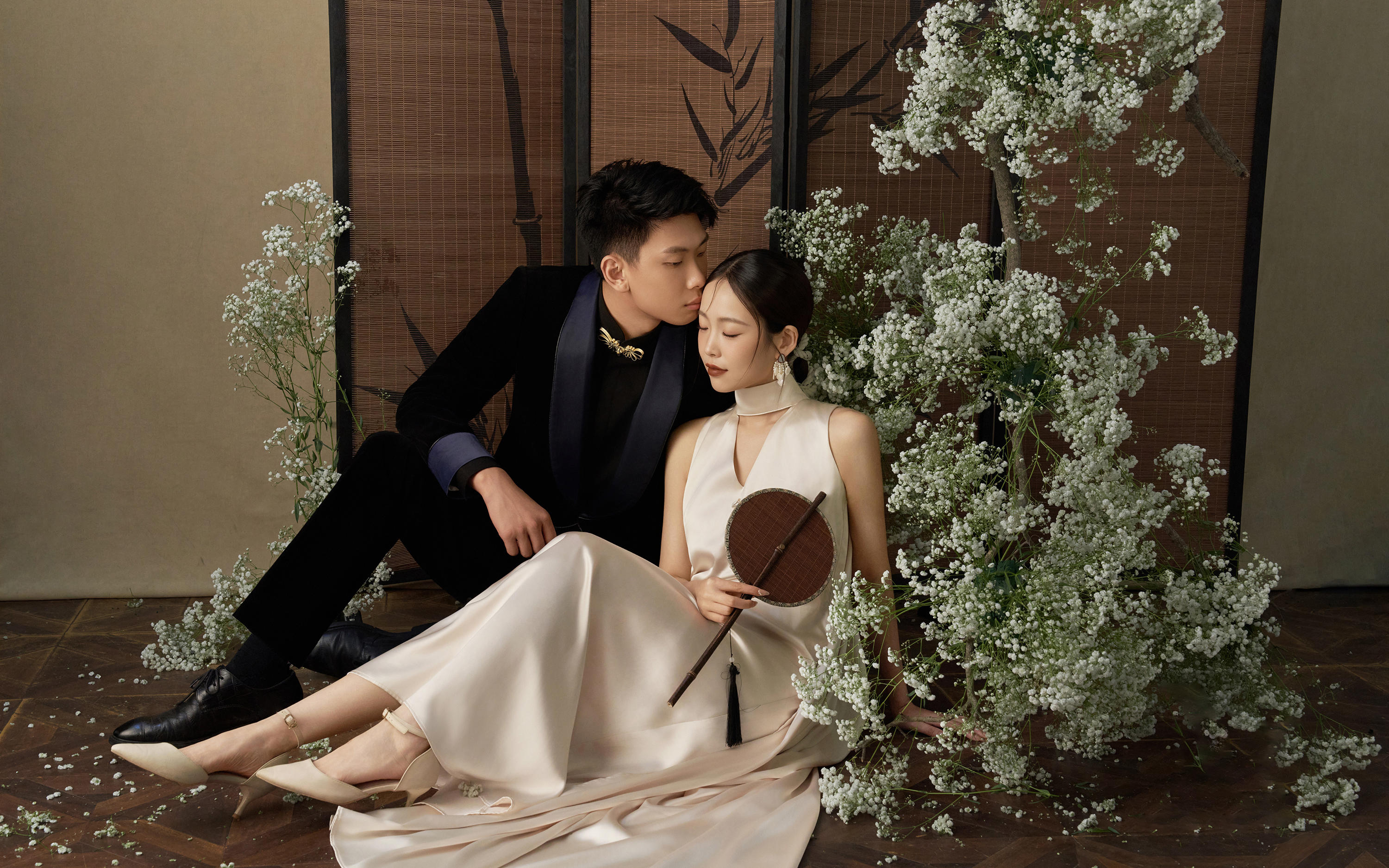 室内复古婚纱照