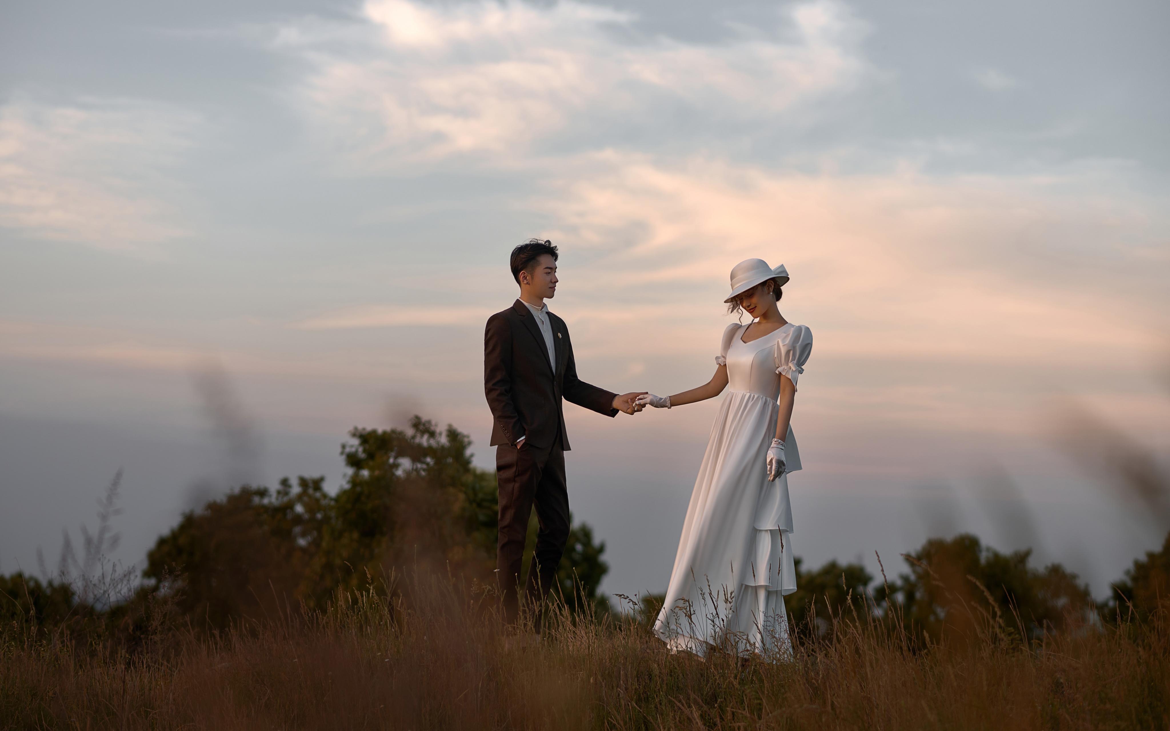 復古婚照｜遠山作伴，用暖光定格細碎愛意
