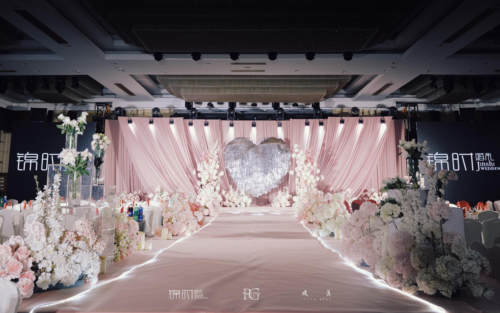 粉色布幔蝴蝶結(jié)主題婚禮
