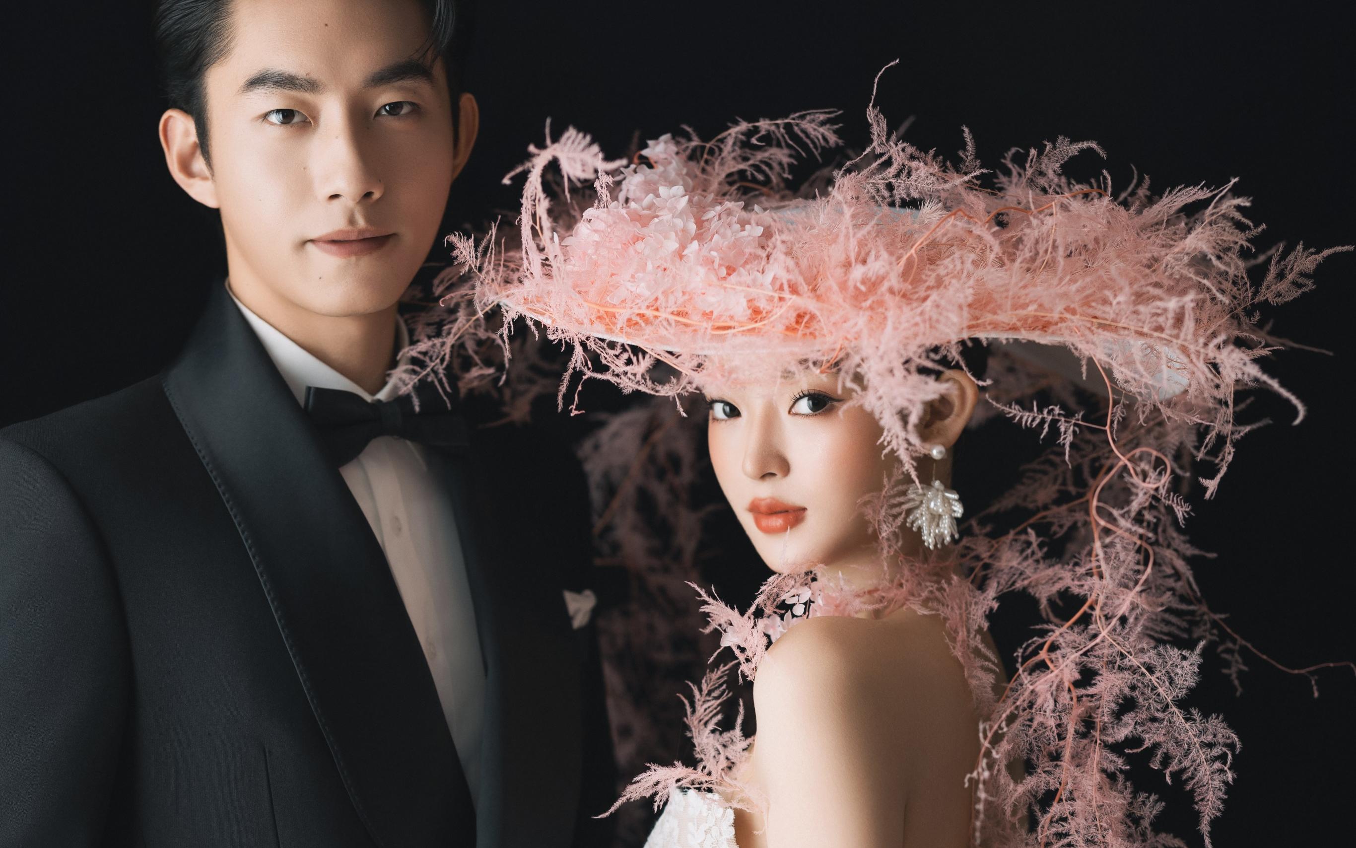 一眼就沦陷的法式复古婚纱照，鱼尾+帽子的搭配绝了