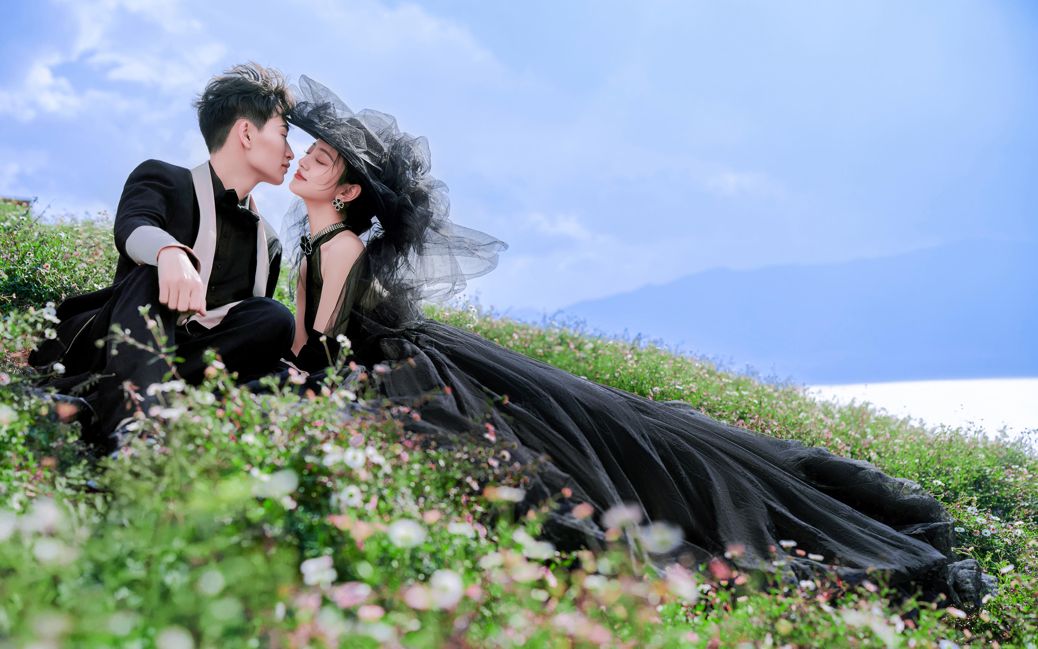大理旅拍｜小众黑婚纱花海婚纱照🌸