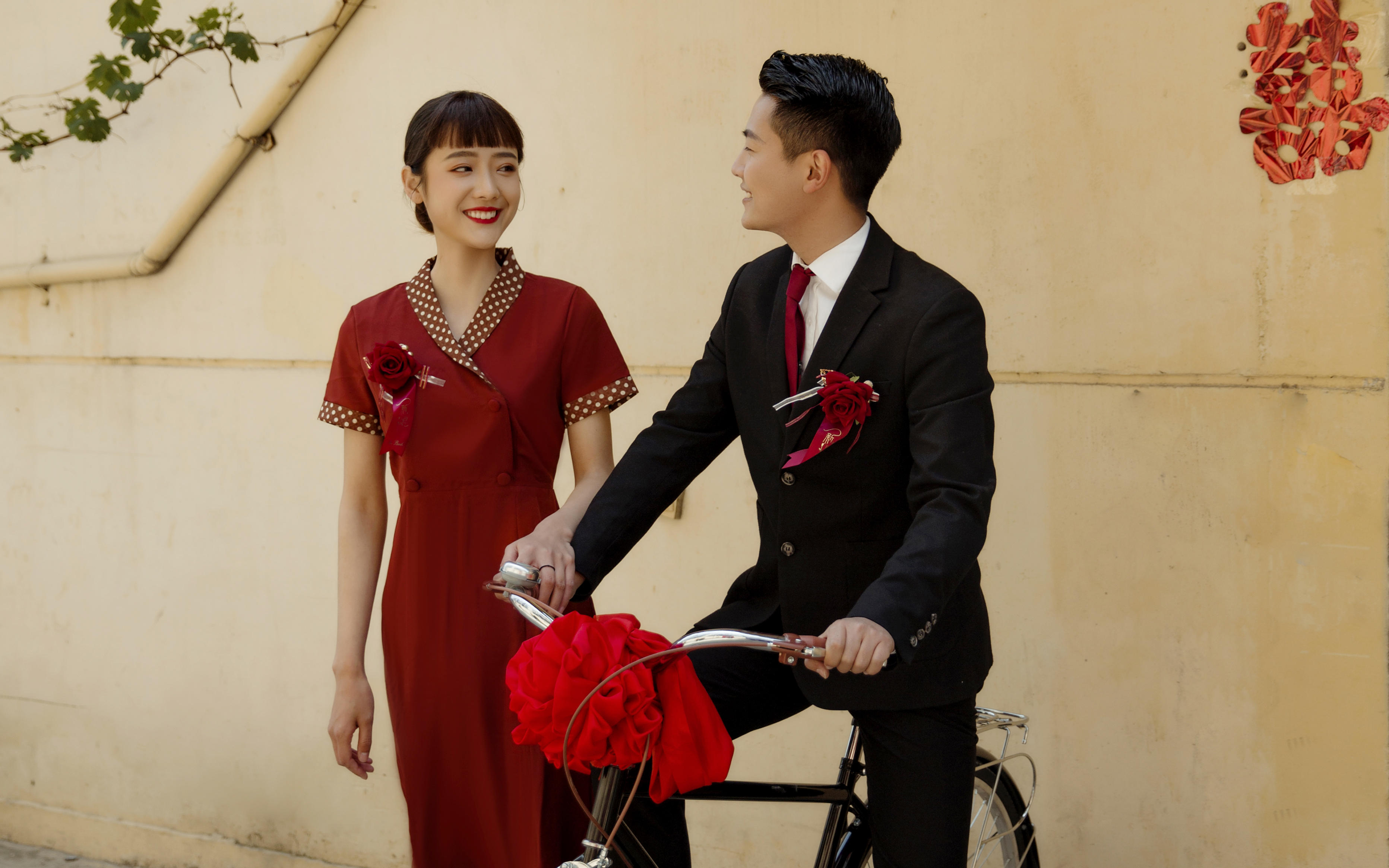 【施华洛艺格】80年代复古婚纱照
