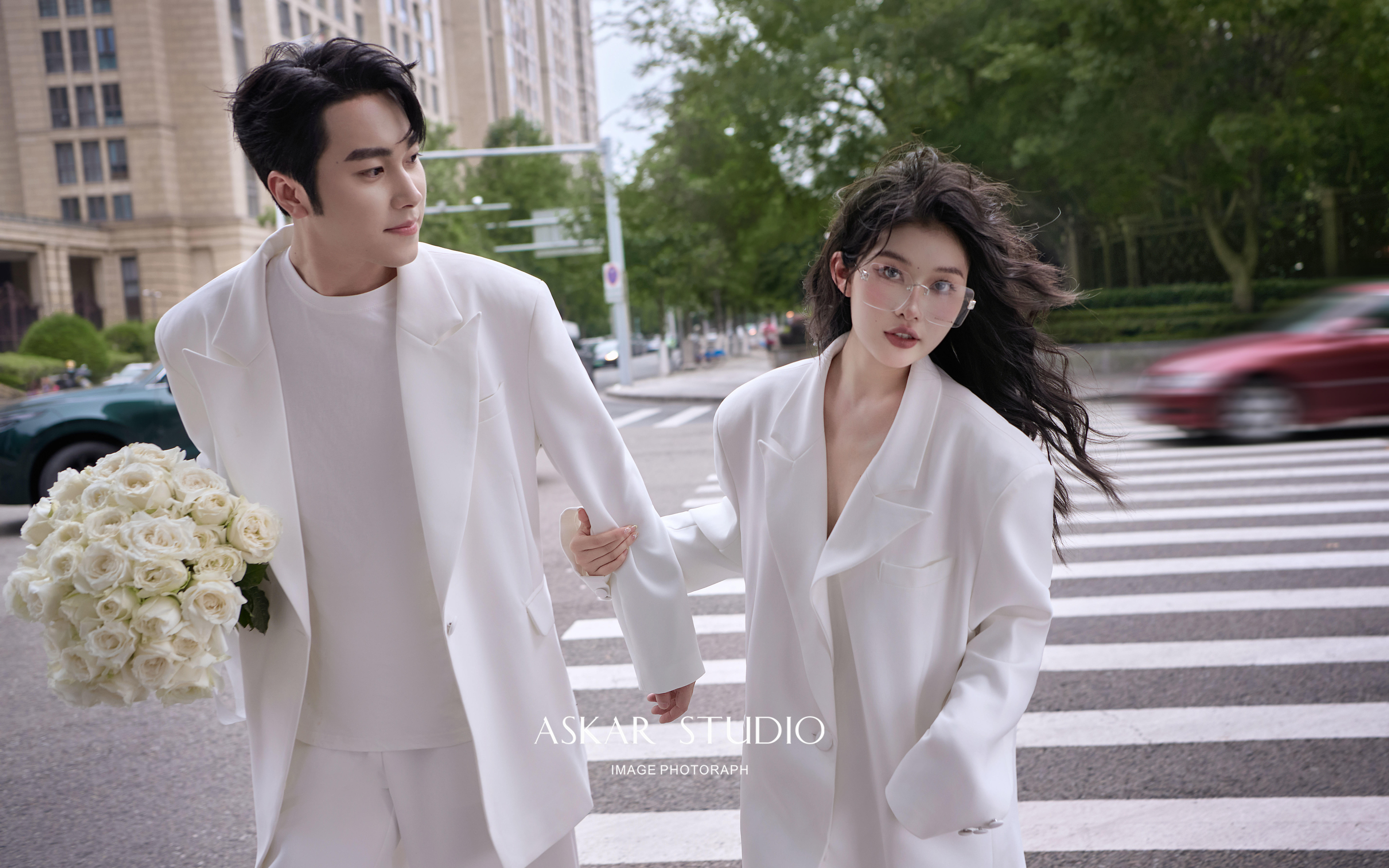 街角邂逅我们的电影感婚纱👰🏻✨