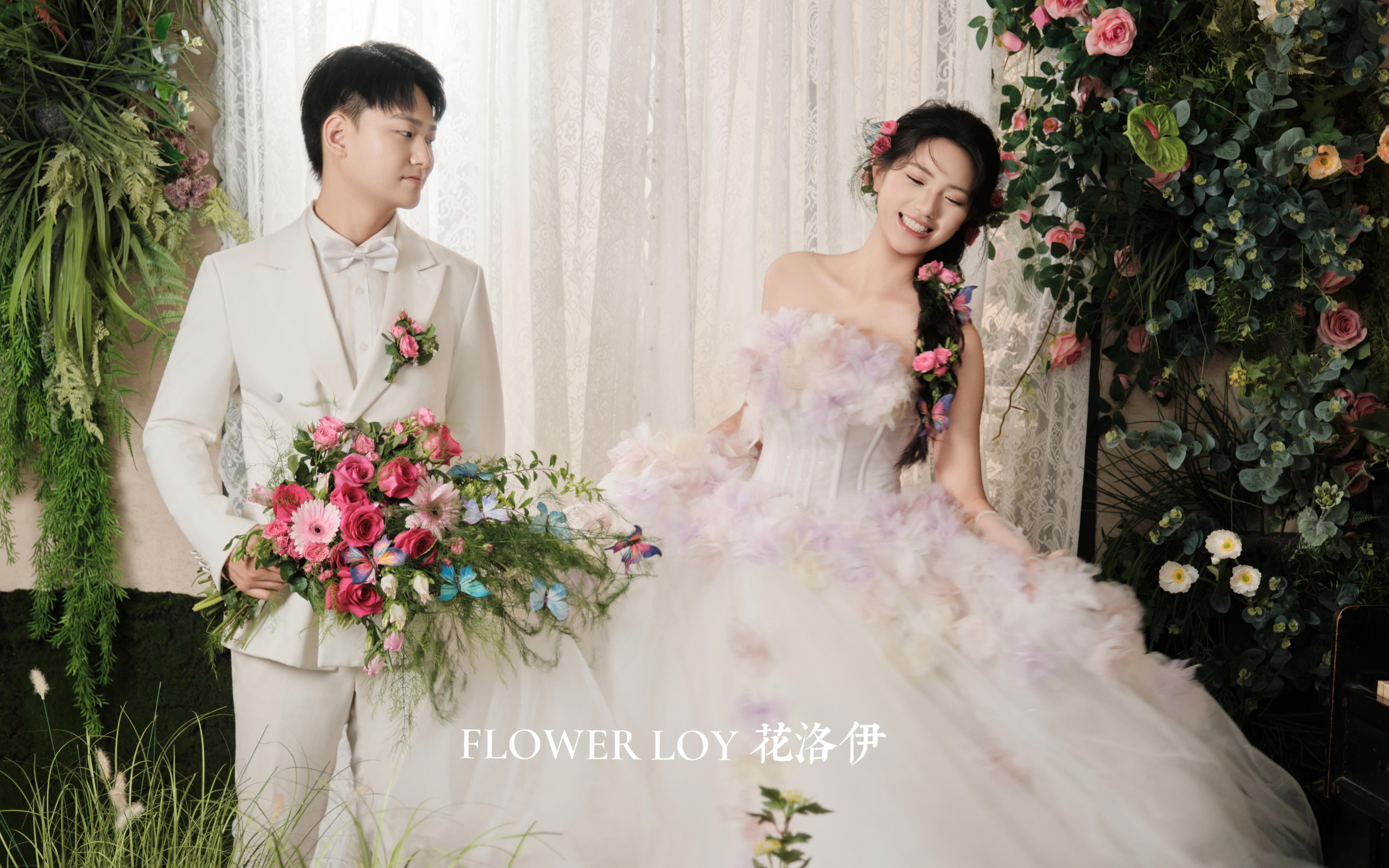 【客片欣賞】把四季的浪漫都藏進(jìn)花房婚紗照里