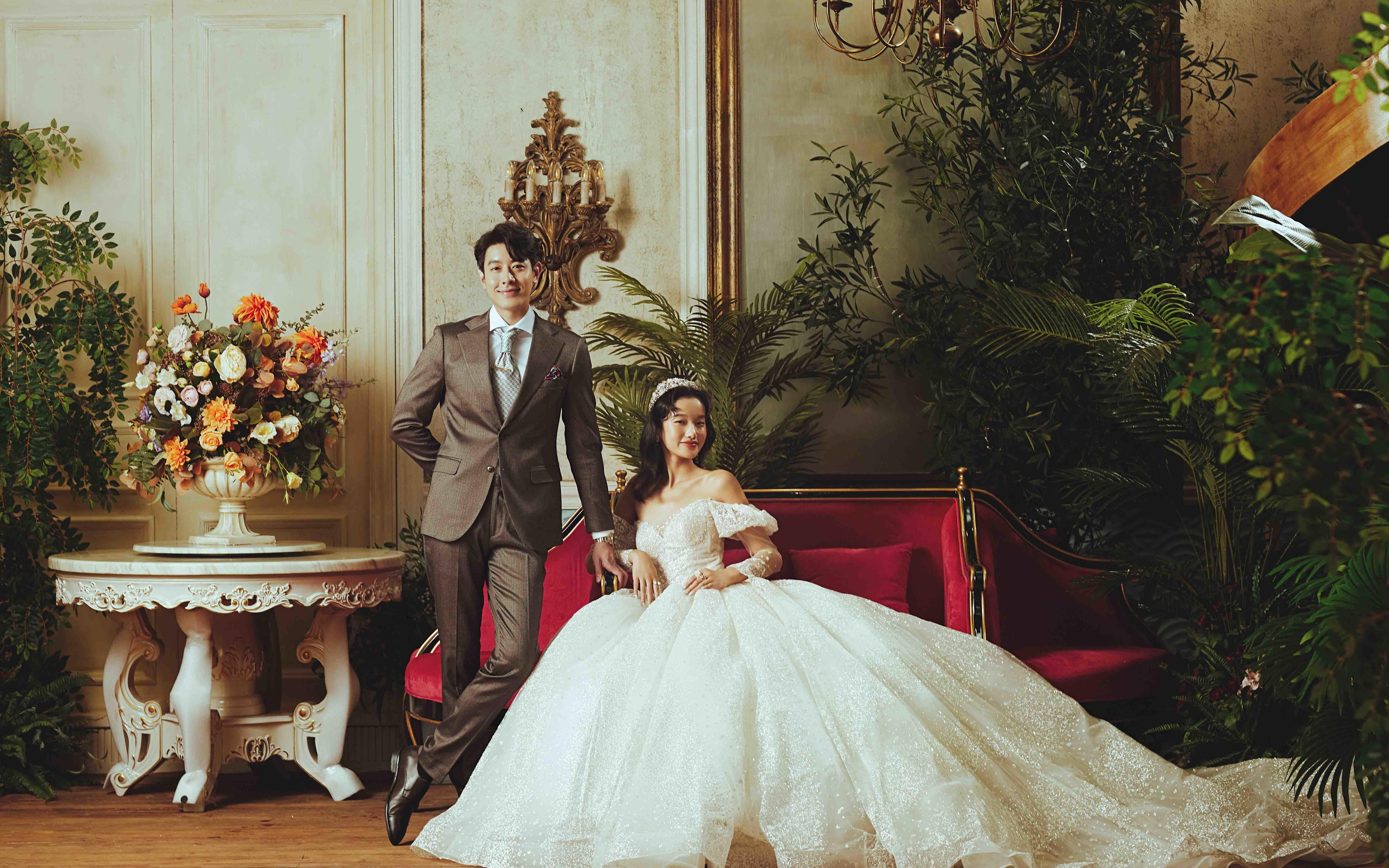 室内宫廷风婚纱照