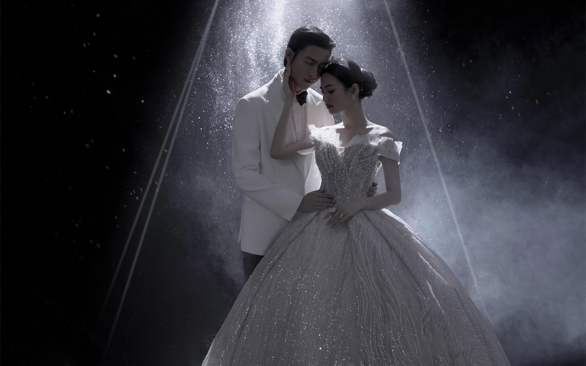 高级感爆棚的光影主纱婚纱照✨浪漫到窒息