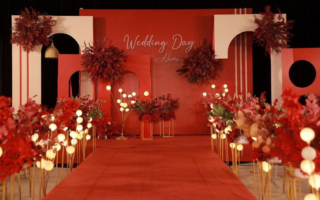 红色西式婚礼的经典款式布置，小预算，超划算