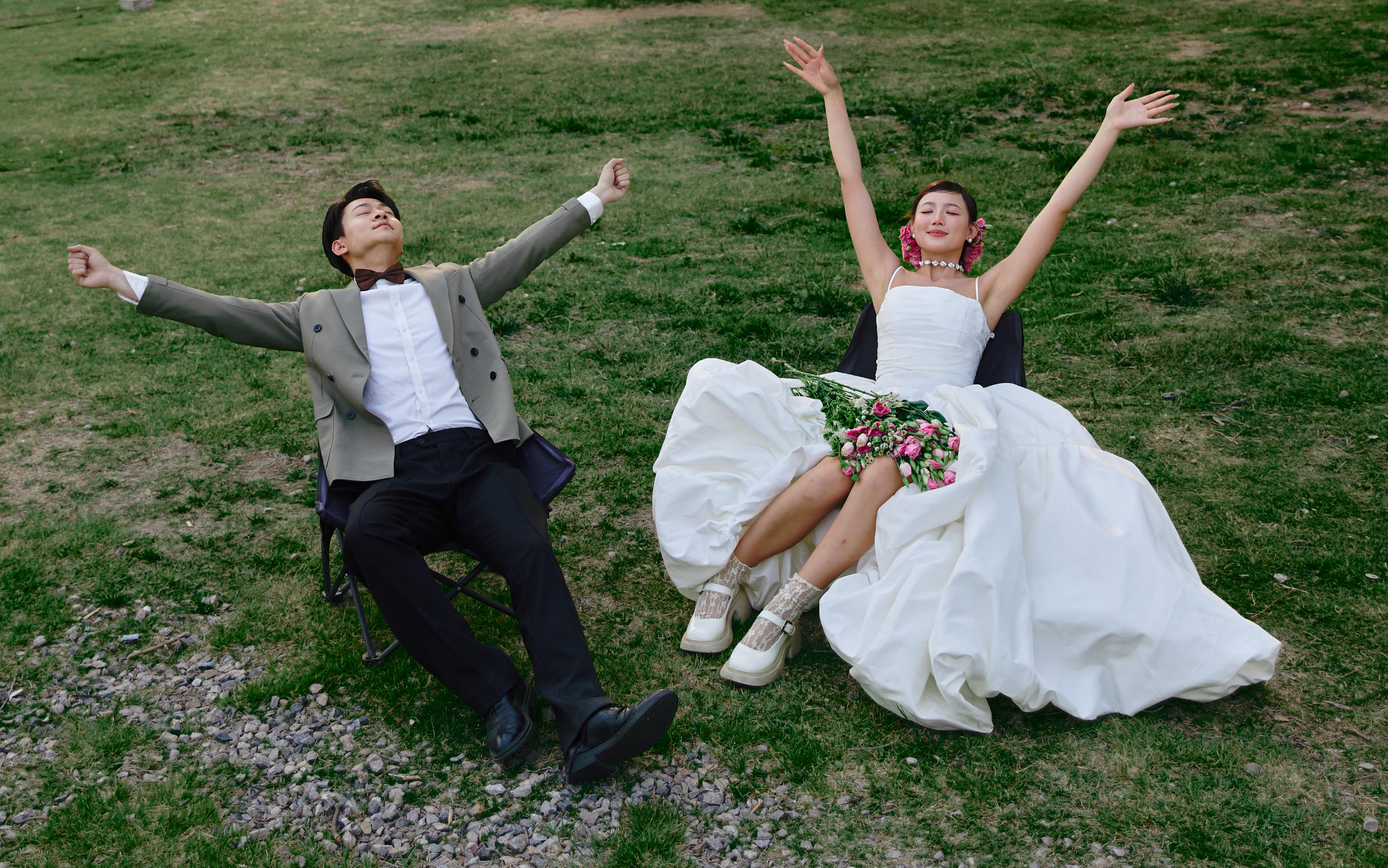救命！！被問爆的生命力婚紗照也太出片了吧?