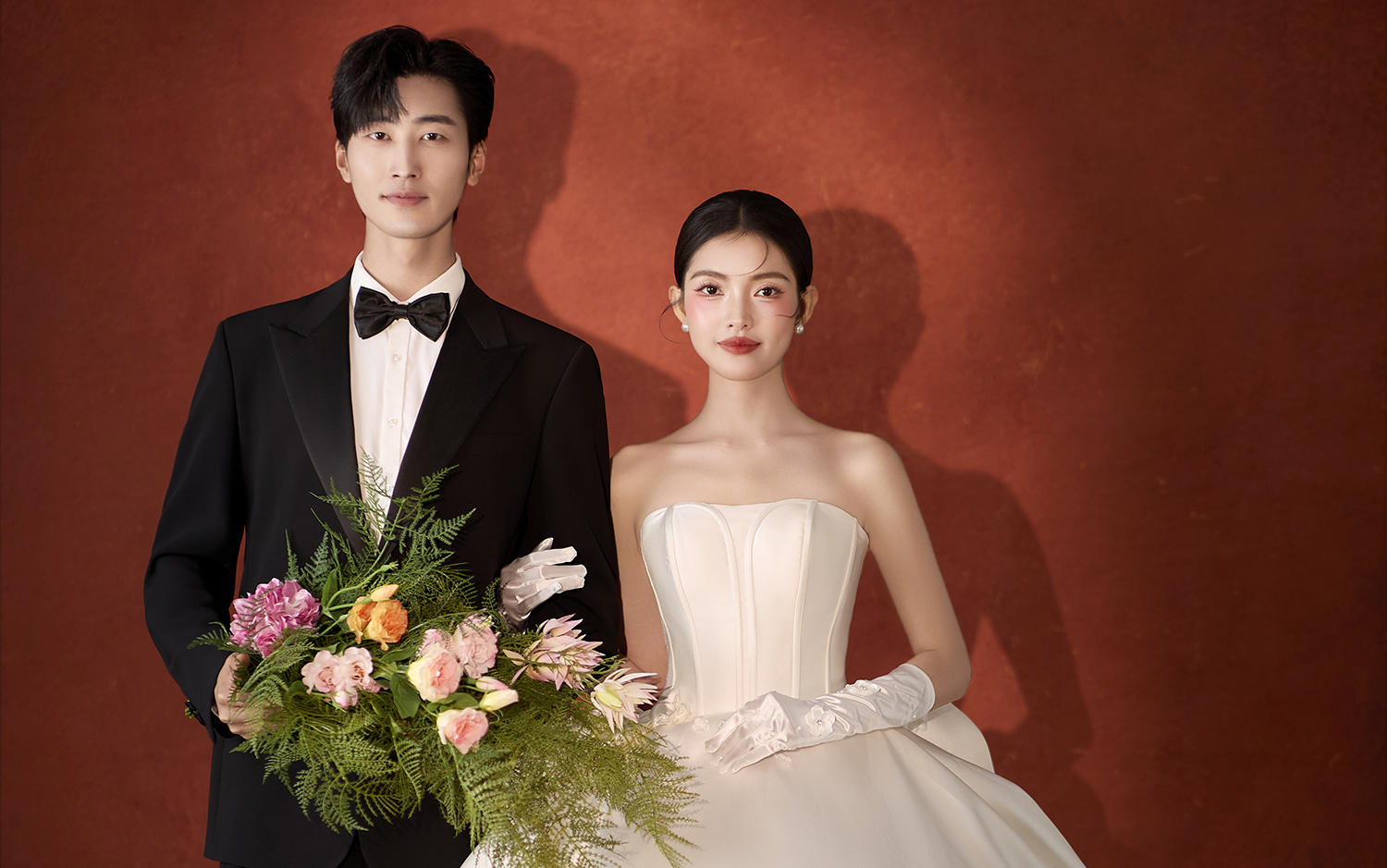 高级胶片感婚纱照 |复古红调里的爱情长卷