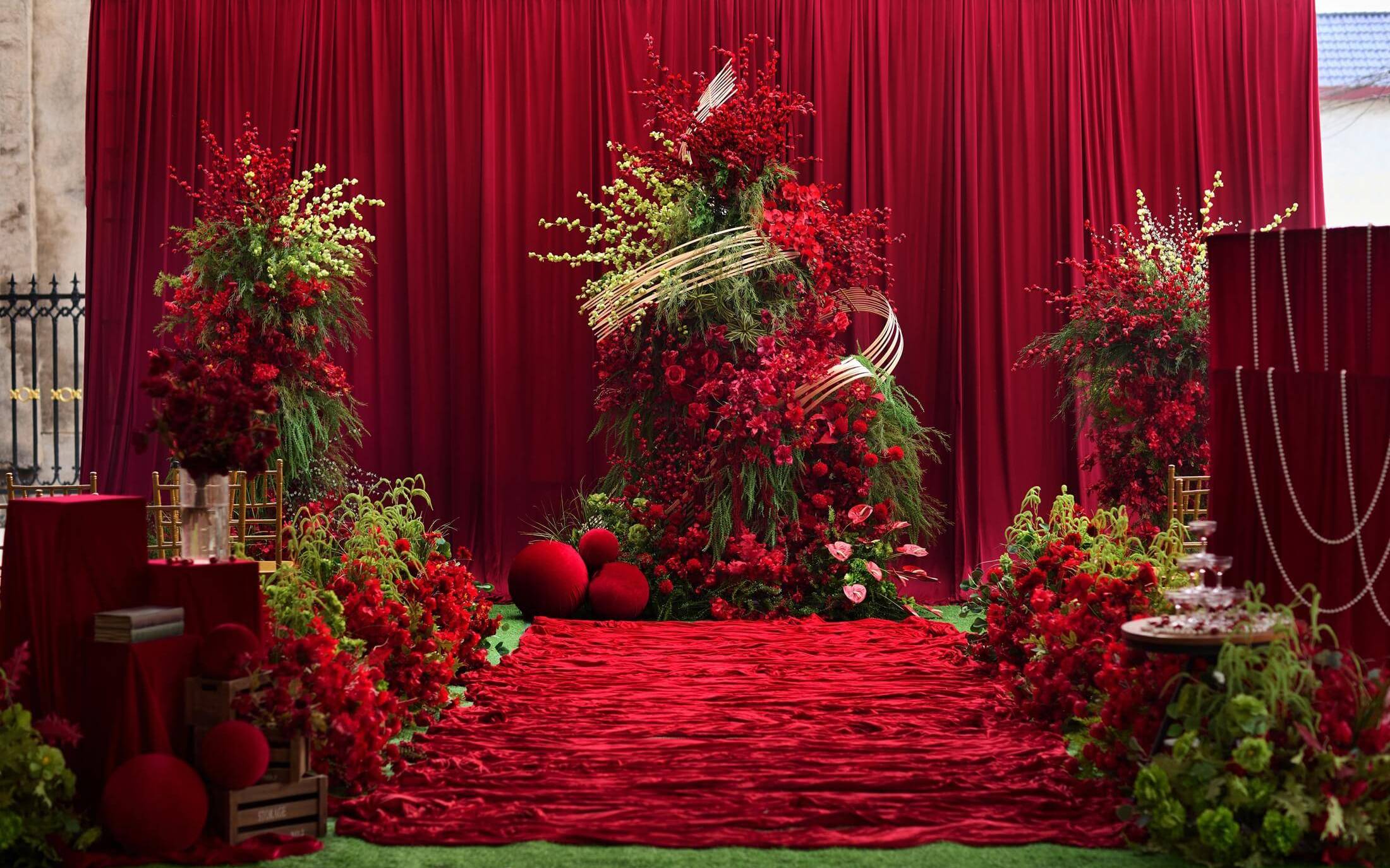 紅綠撞色簡(jiǎn)約喜慶農(nóng)村婚禮