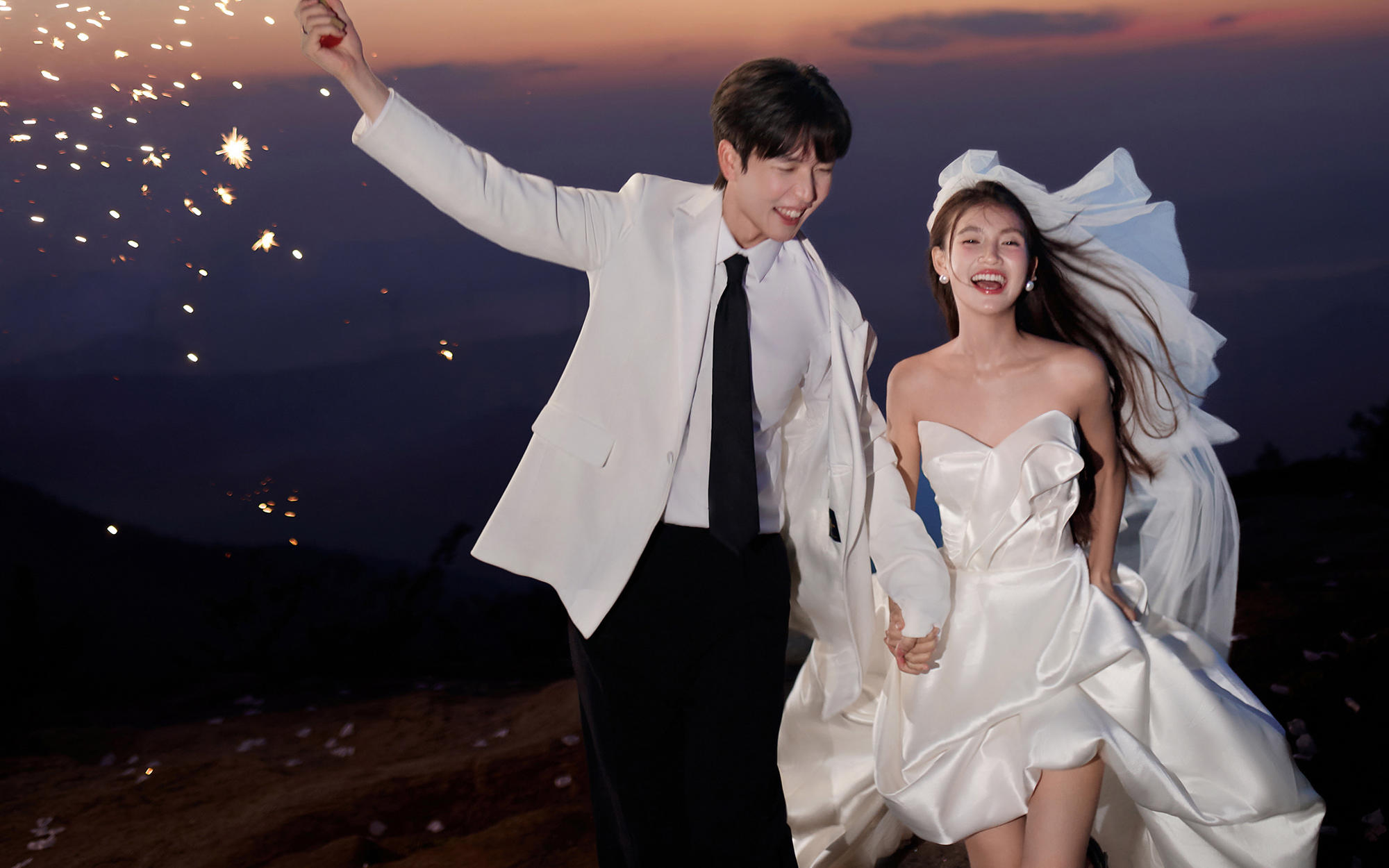 暮色溫柔，而你是我的人間浪漫 ????