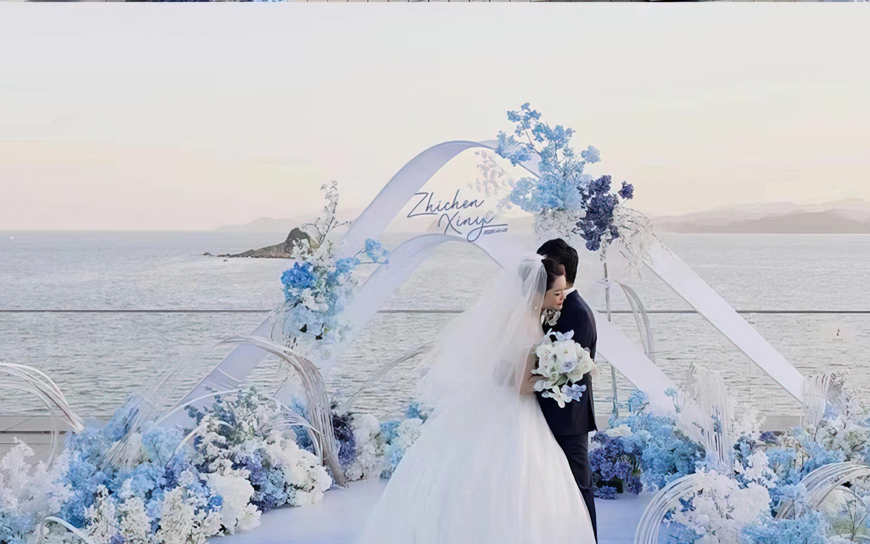 白蓝交织的永恒婚约​