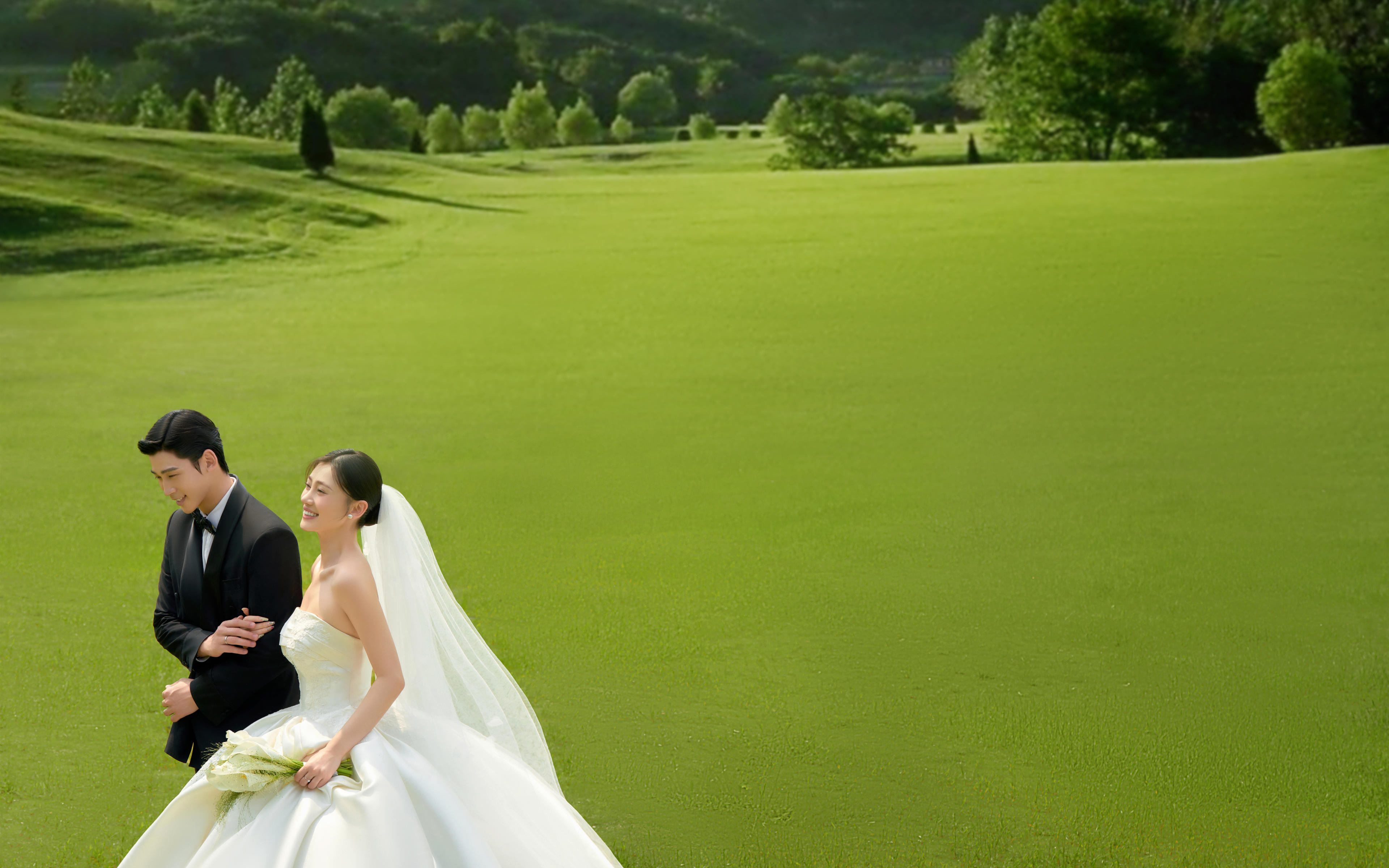 原野攝影|突然就get到草坪婚紗照的美