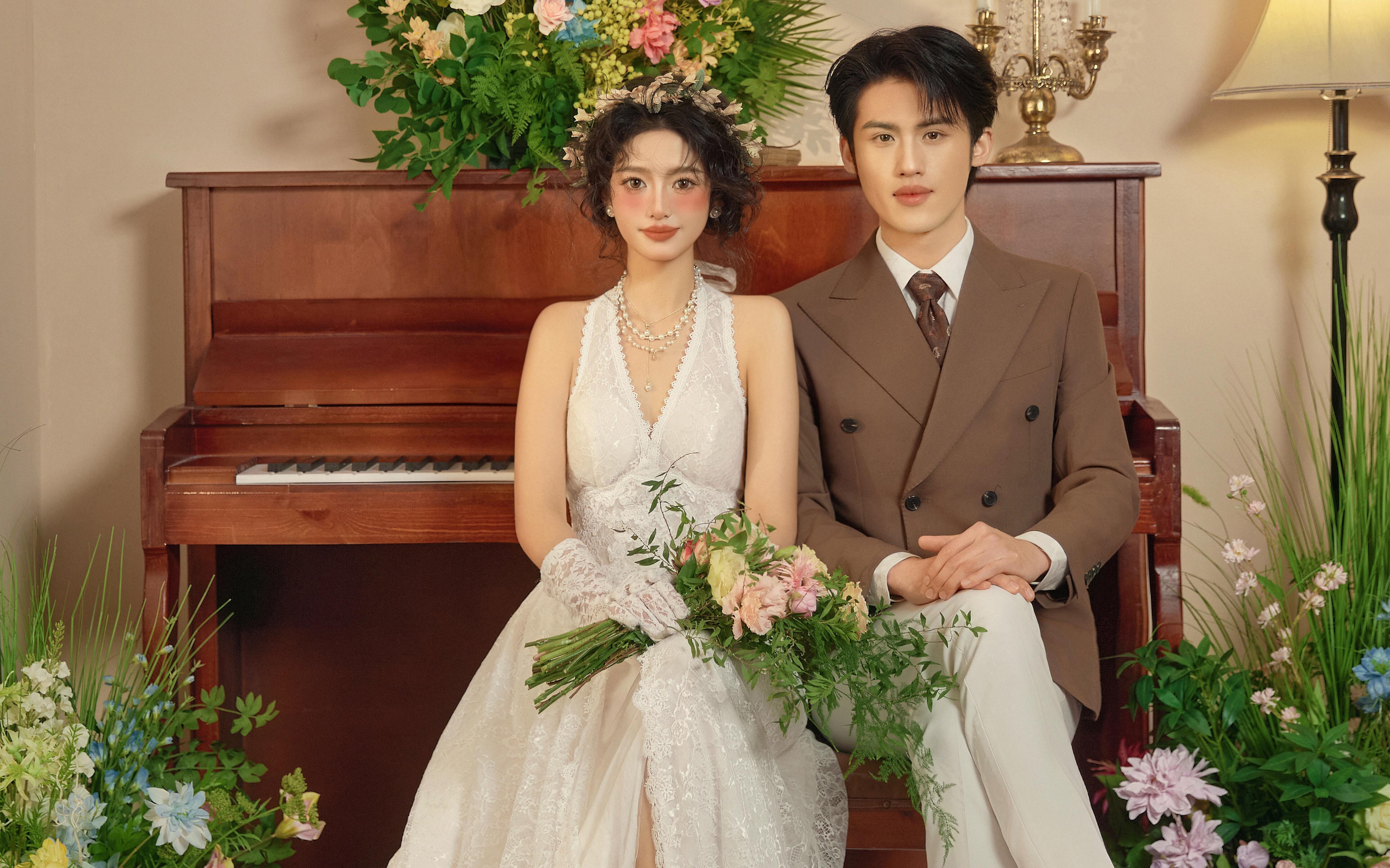 在光影里流轉(zhuǎn) 小眾復(fù)古法式浪漫婚紗照
