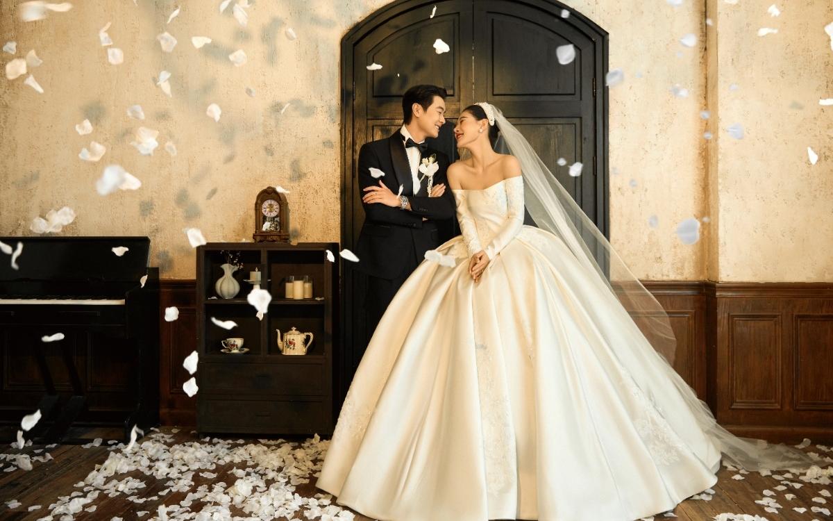 高級(jí)無平替??老錢風(fēng)婚照就這樣美翻全世界