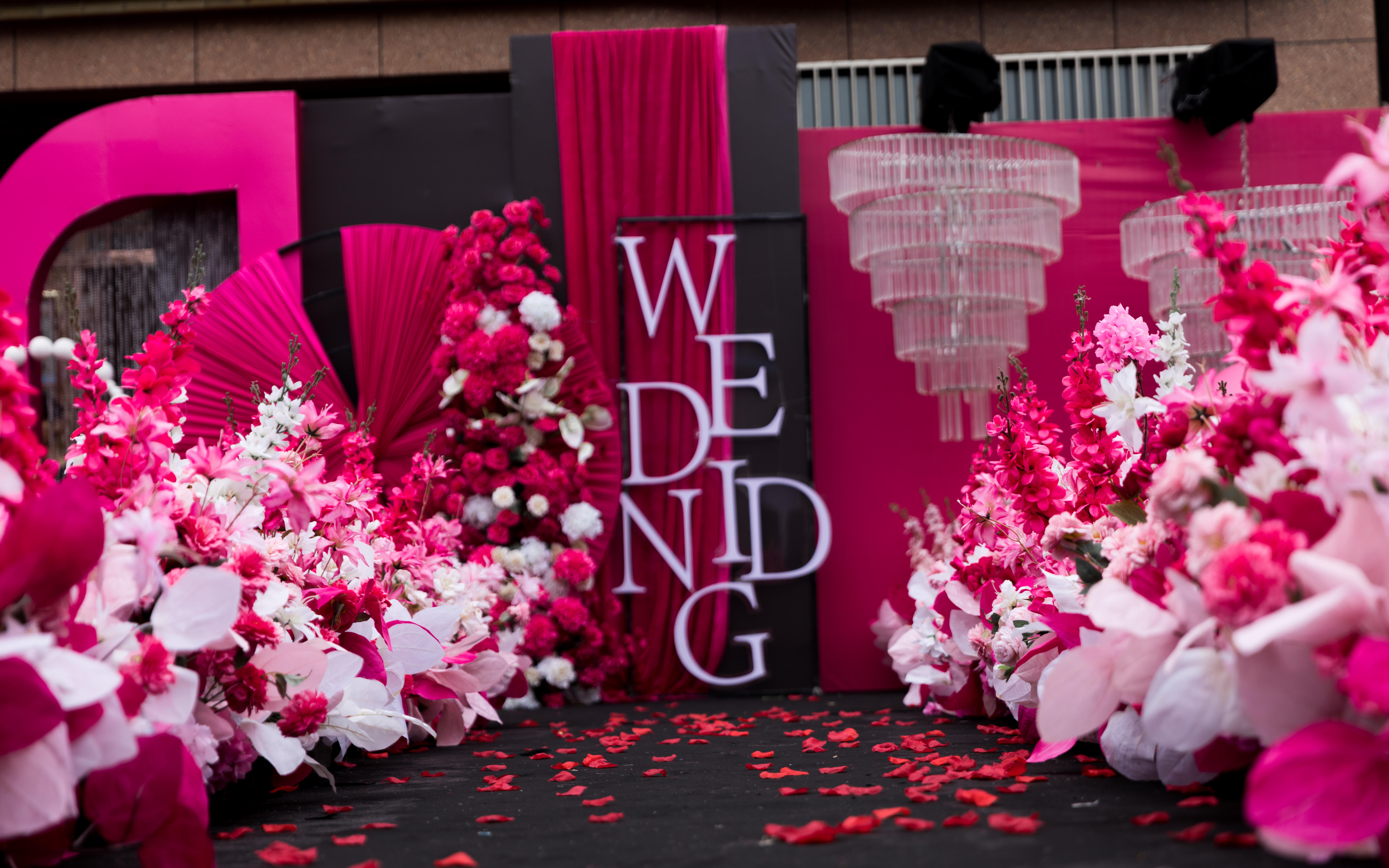 【梦幻季春季钜惠】适合所有场地的精致香槟色包人员