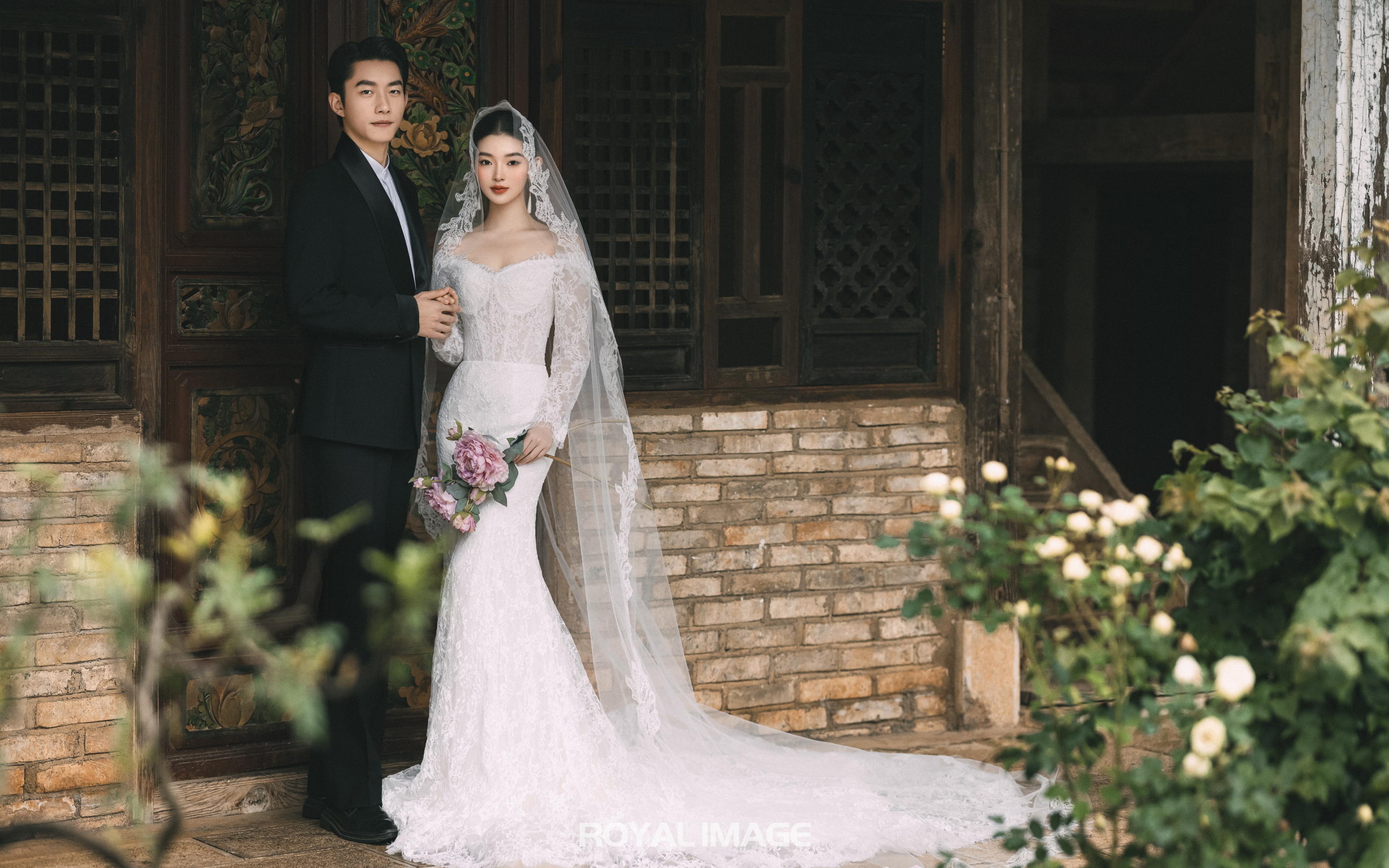 ??賦含典雅古韻的新中式園林婚紗照