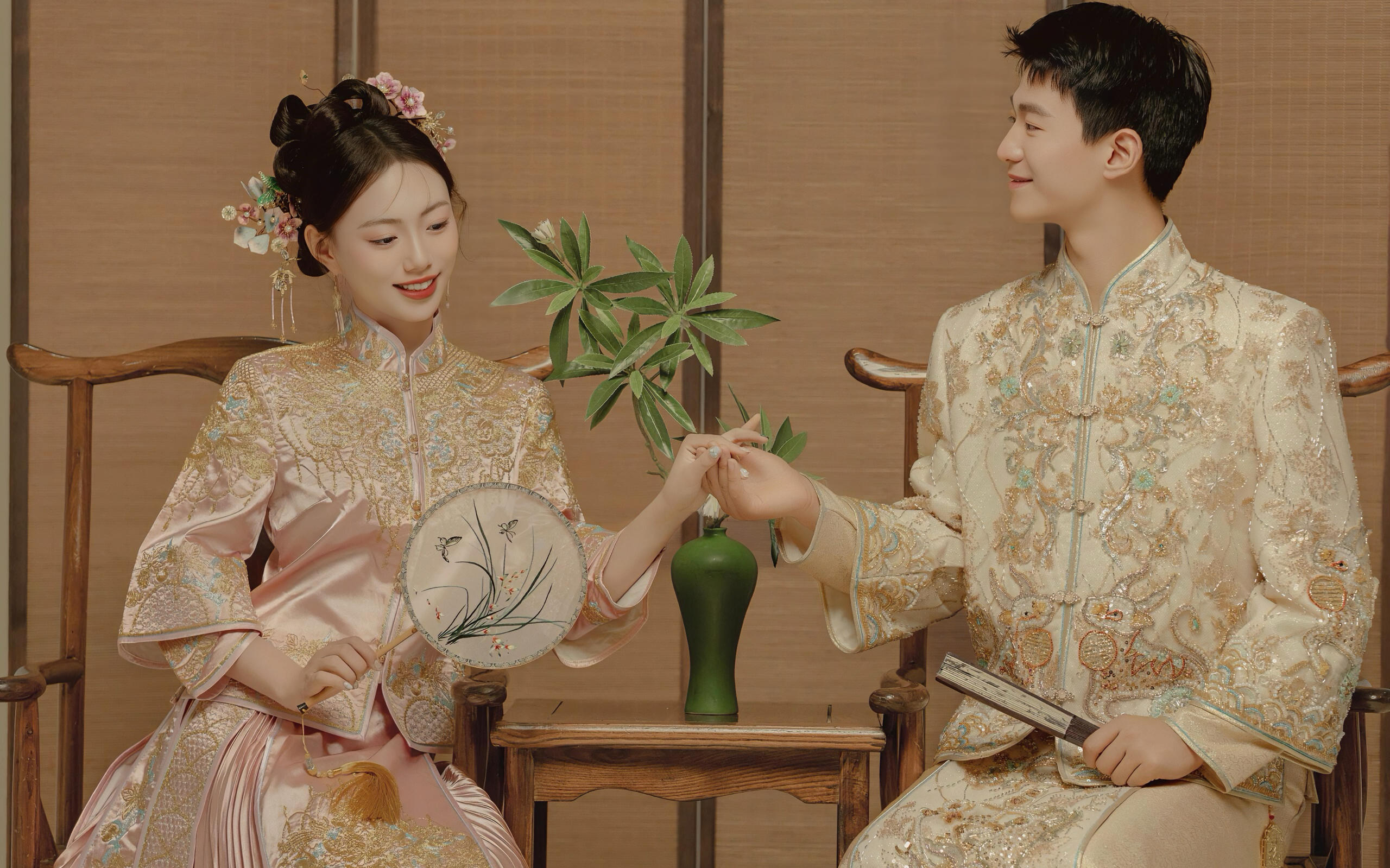 粉金囍嫁?團(tuán)扇書影